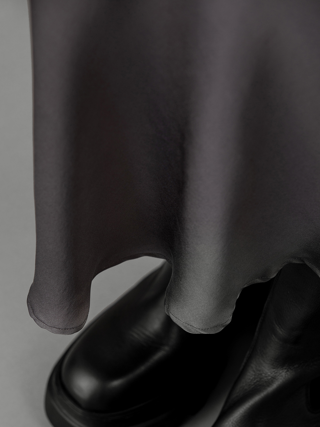 Detailansicht von Maxi-Rock aus Seide von DANIELS