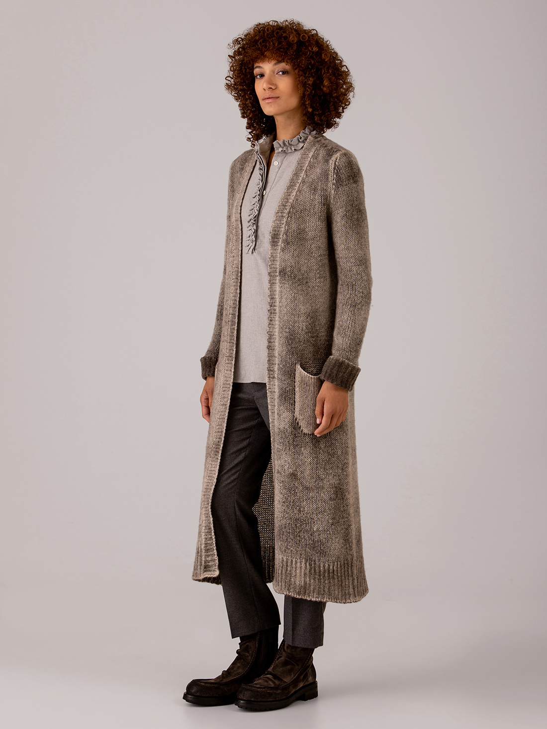 Detailansicht von Cardigan aus Cashmere von AVANT TOI