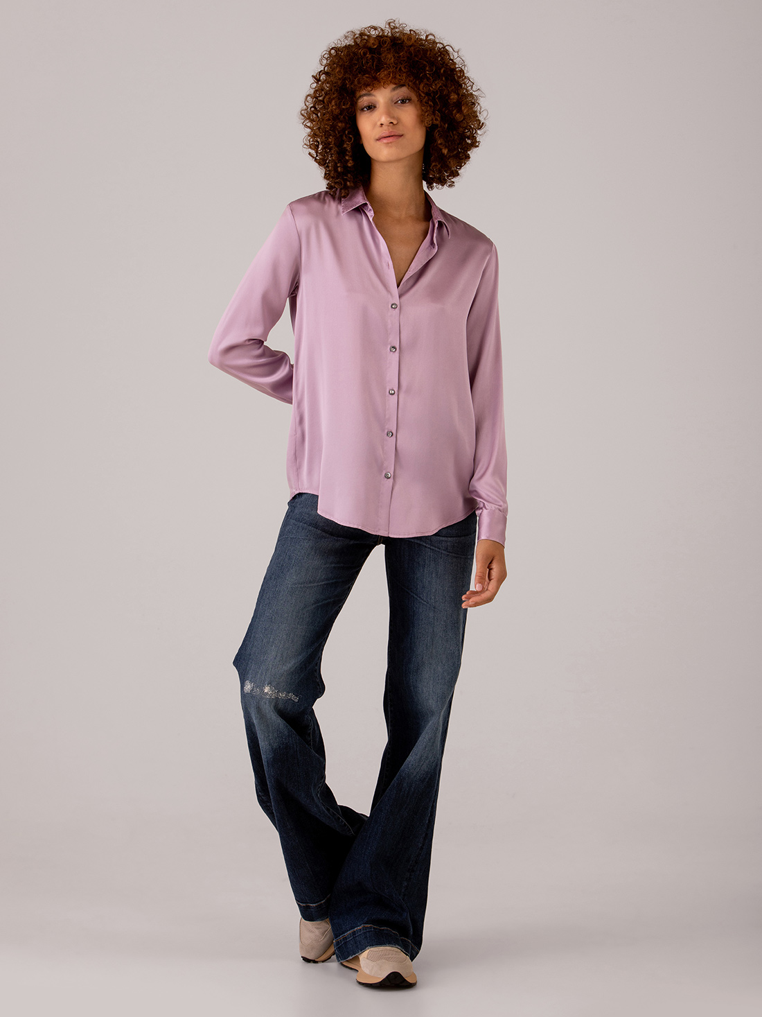 Detailansicht von Seidenbluse von HER SHIRT