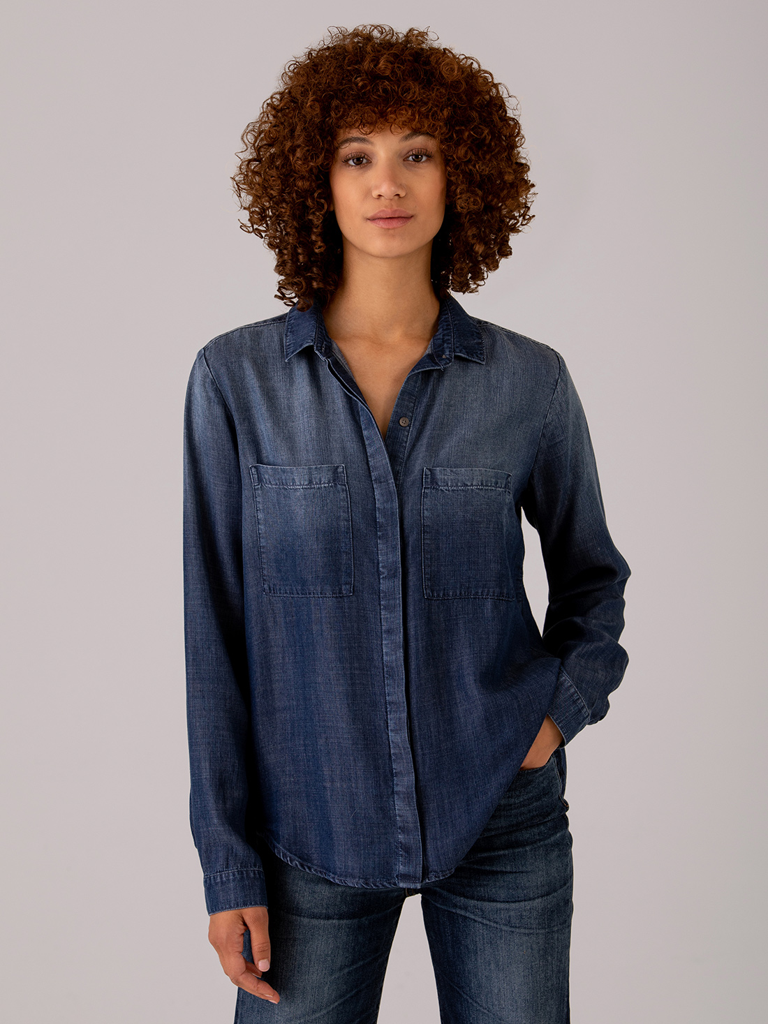 Detailansicht von Jeanshemd von BELLA DAHL