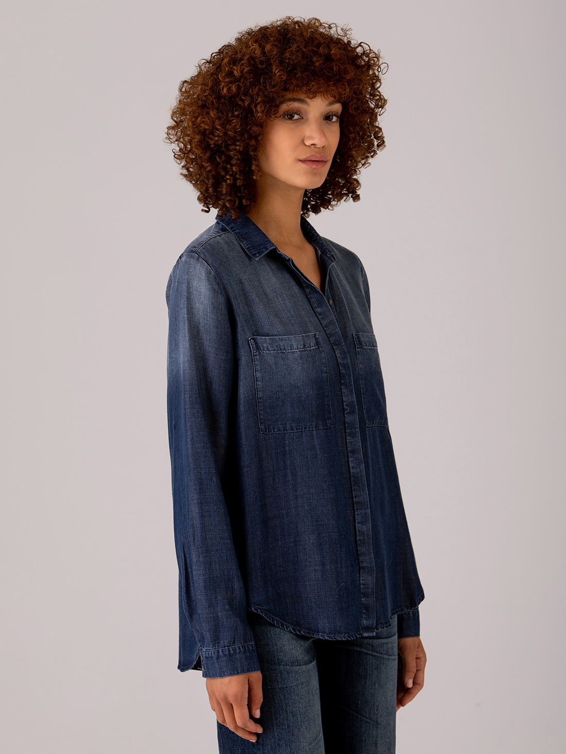 Detailansicht von Jeanshemd von BELLA DAHL