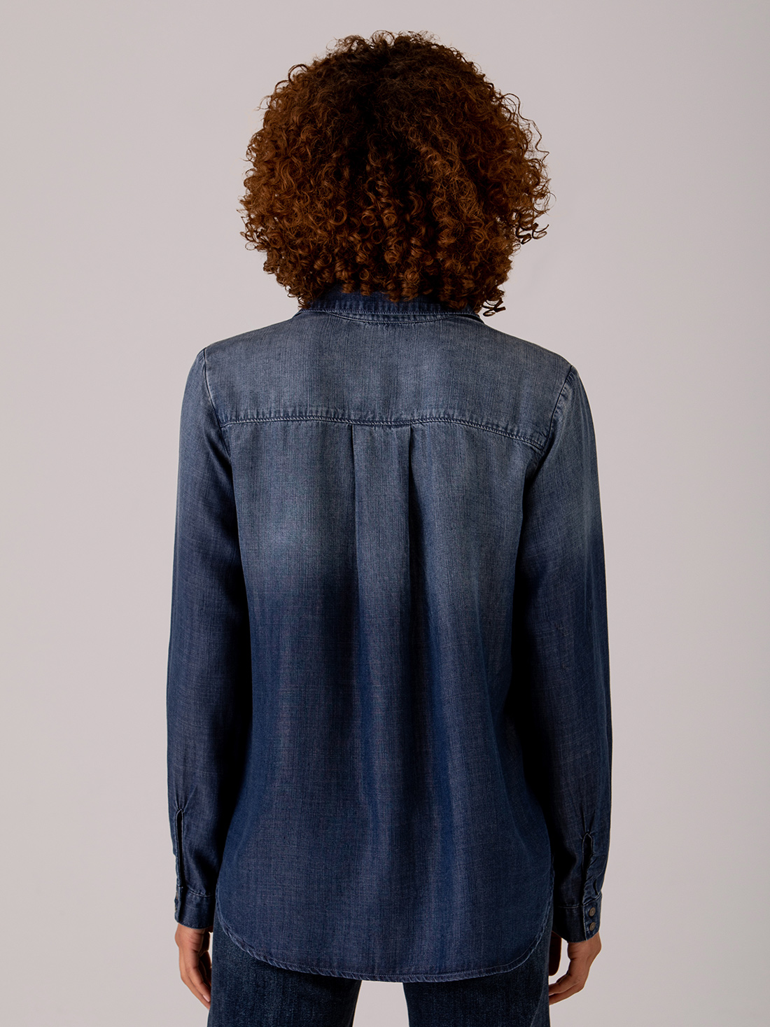 Detailansicht von Jeanshemd von BELLA DAHL