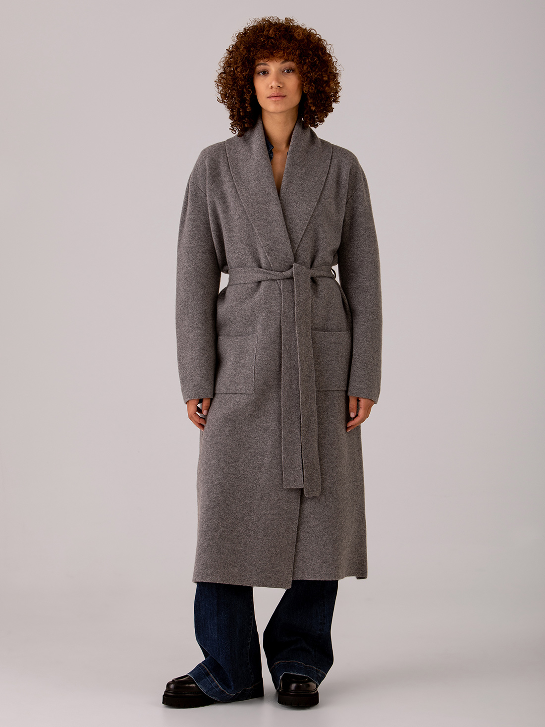 Detailansicht von Wollmantel von ROBERTO COLLINA