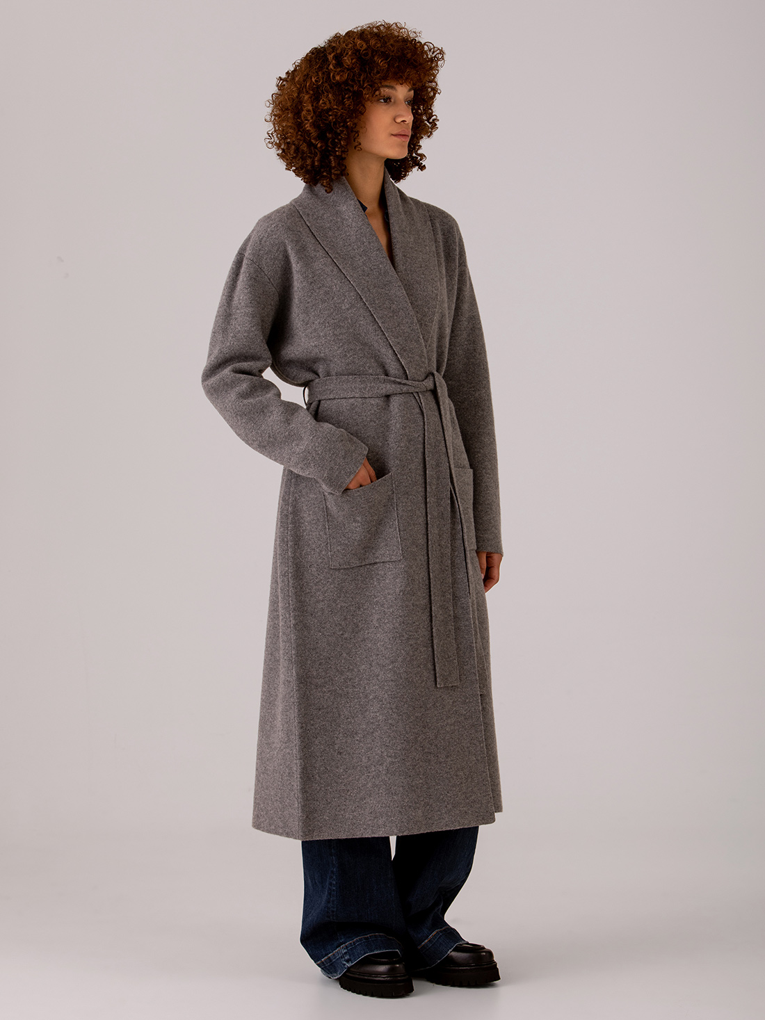 Detailansicht von Wollmantel von ROBERTO COLLINA