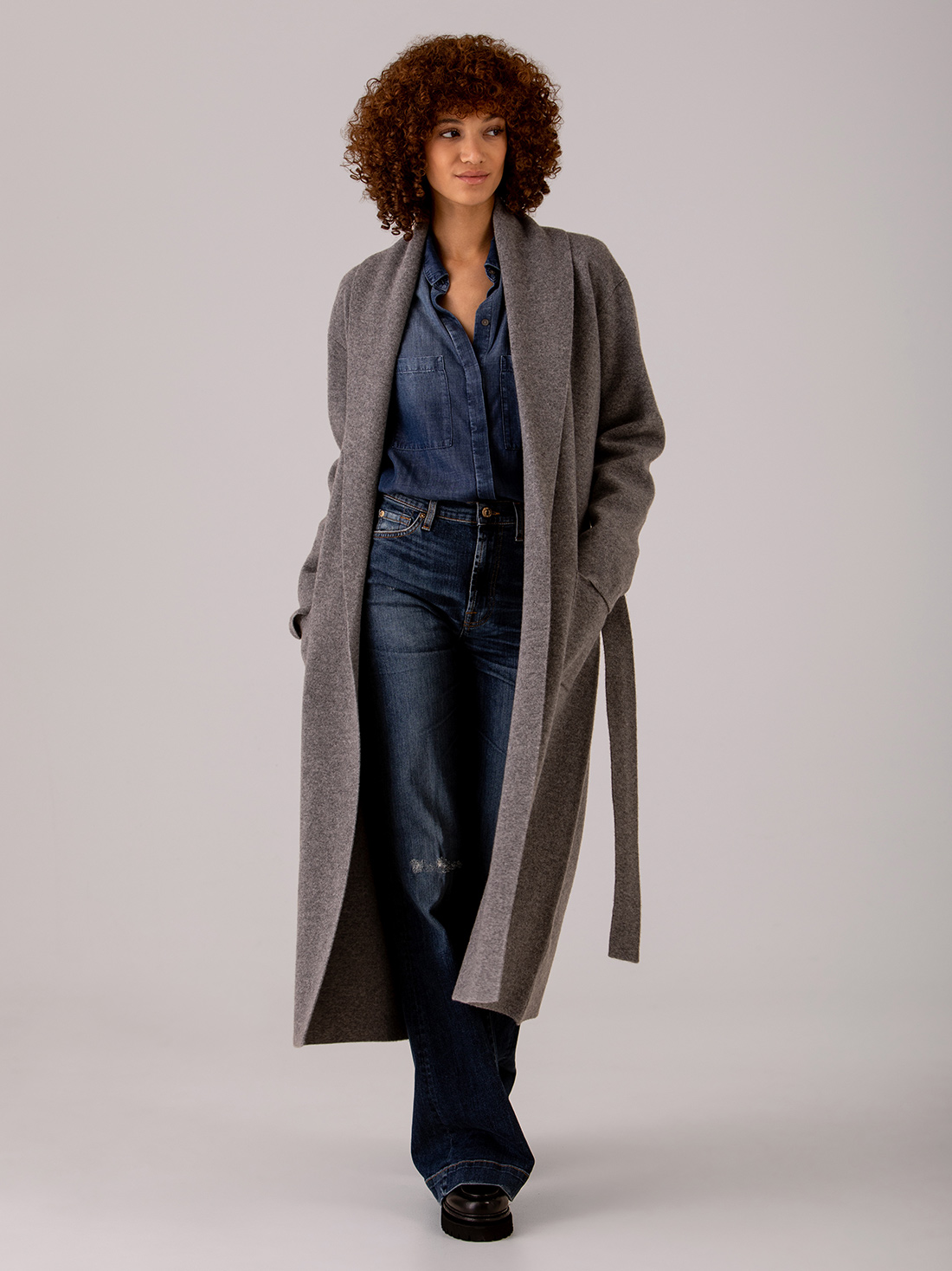 Detailansicht von Wollmantel von ROBERTO COLLINA