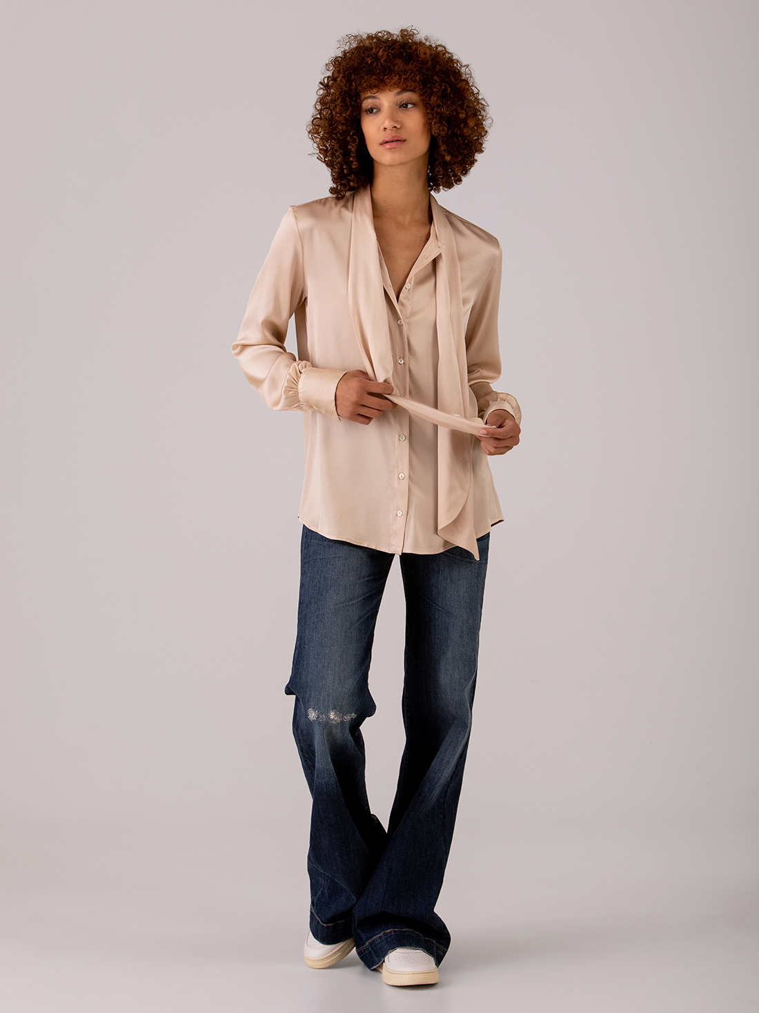 Detailansicht von Seidenbluse von ANTONELLI