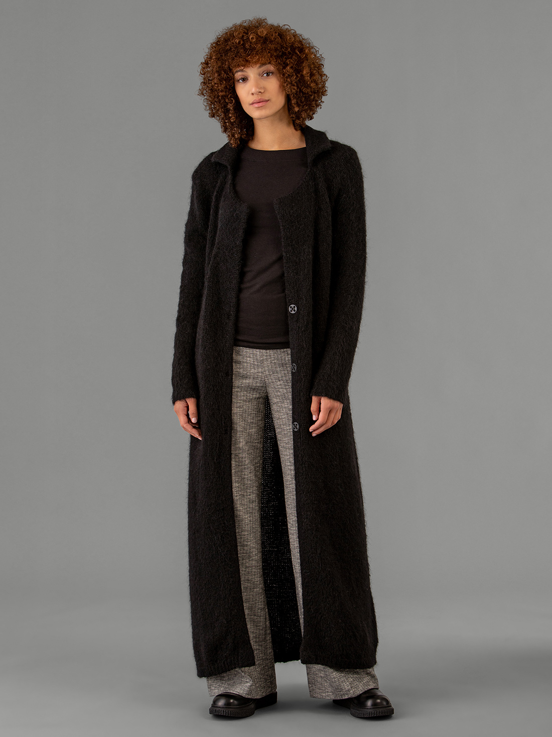 Detailansicht von Lange Strickjacke von BELLAMY