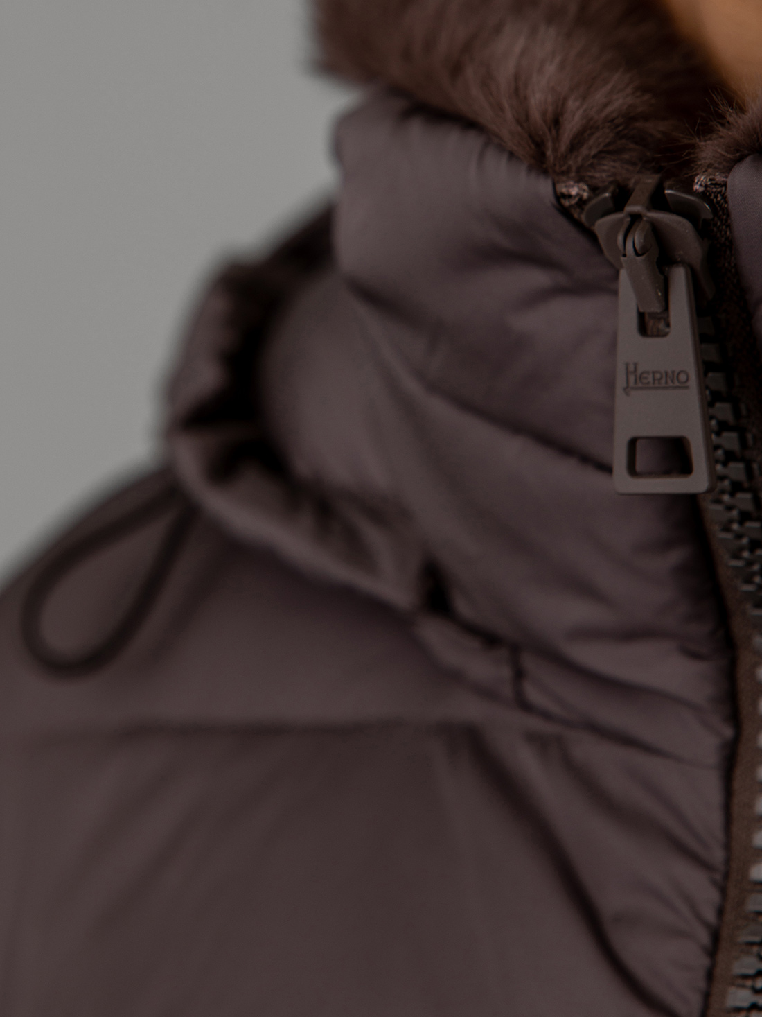Detailansicht von Daunenmantel von HERNO