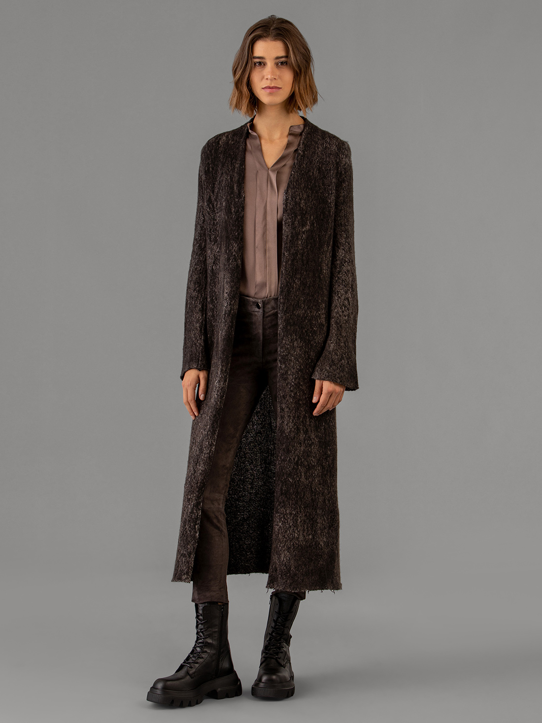 Detailansicht von Langer Cardigan von AVANT TOI