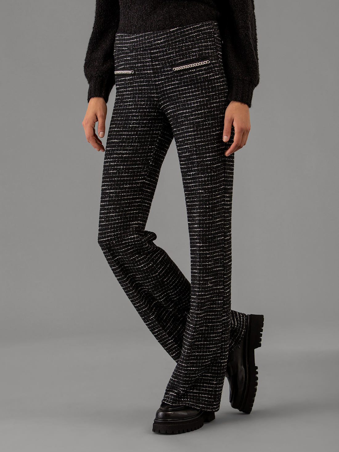 Detailansicht von Flared Hose von CAMBIO