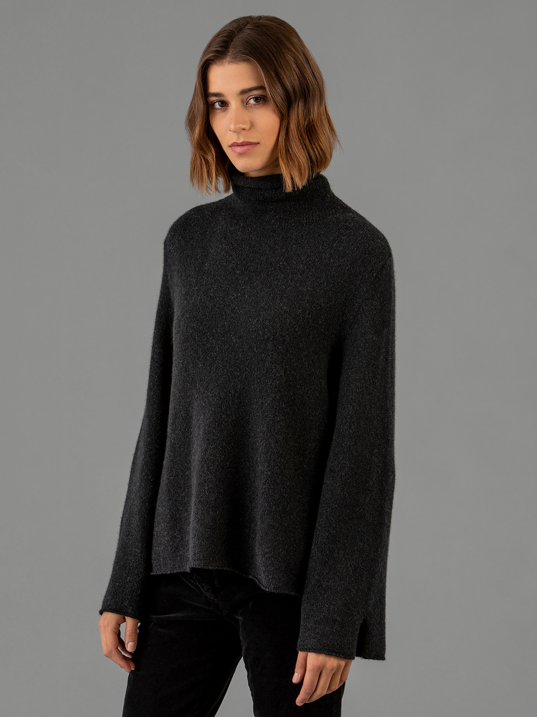 Detailansicht von Turtle-Neck Pullover von ROBERTO COLLINA