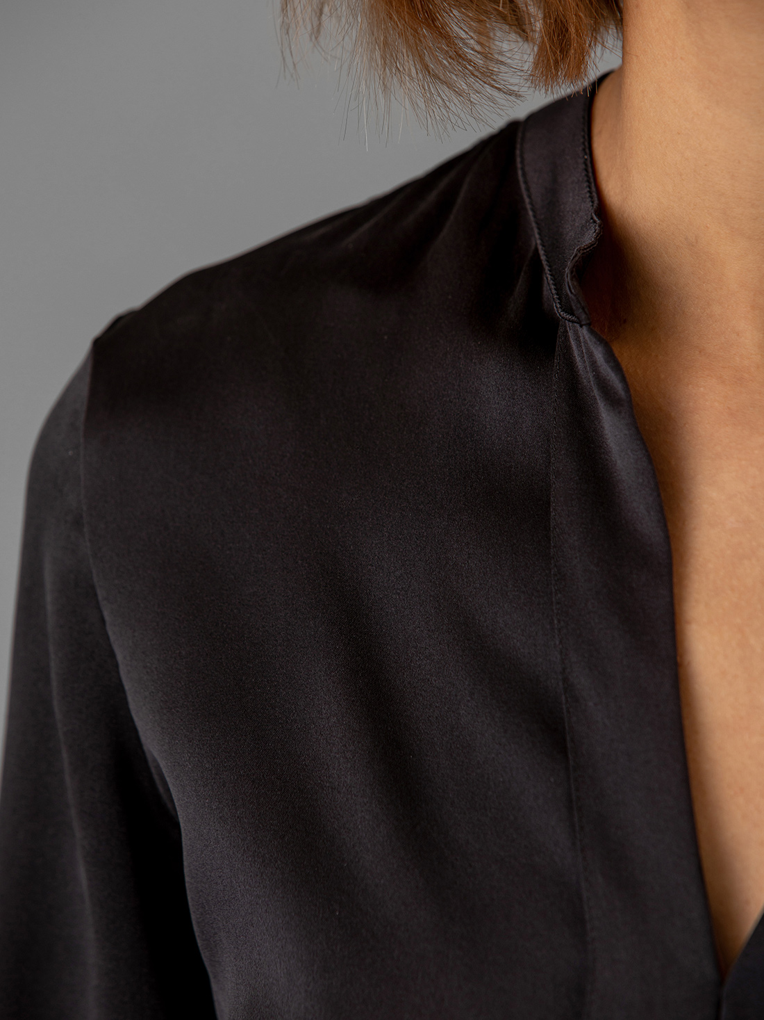 Detailansicht von Seidenbluse von DANIELS