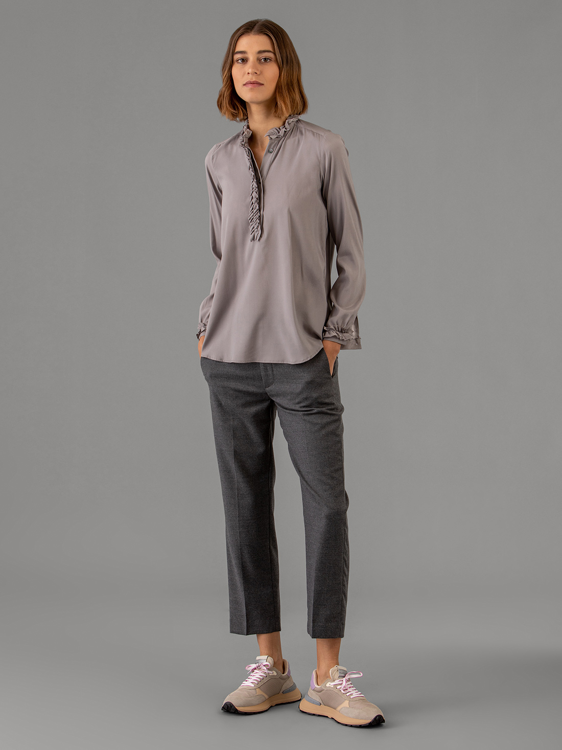 Detailansicht von Seidenbluse mit Rüschung von AGLINI