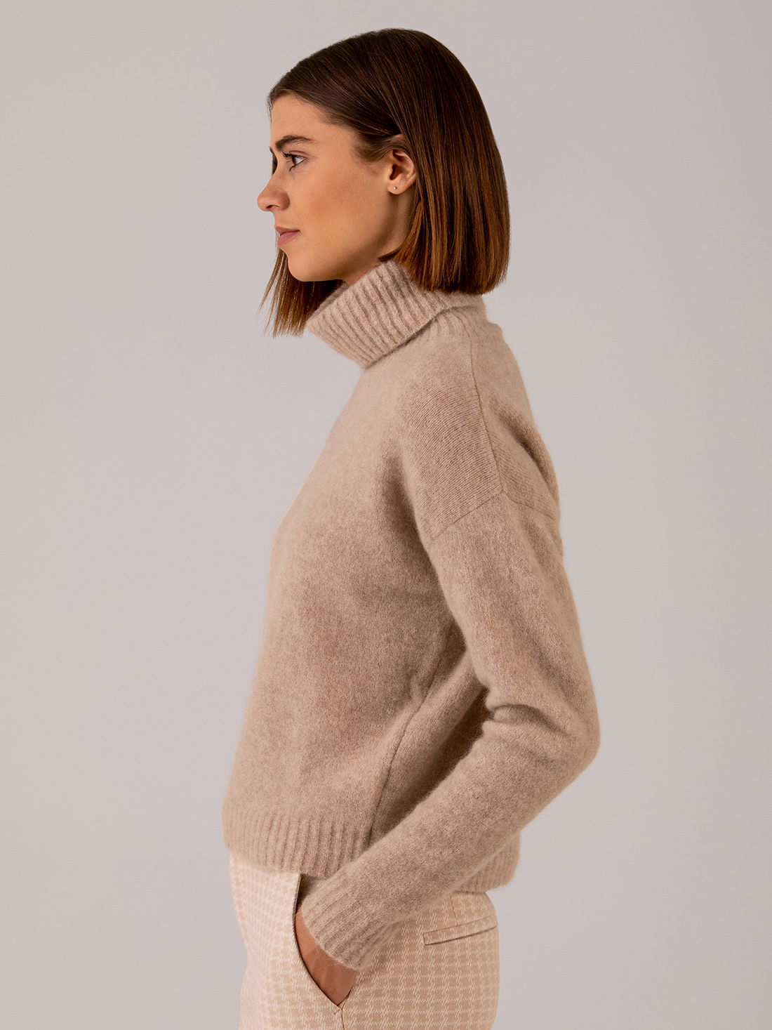 Detailansicht von Rollkragenpullover von JOHNNY LOVE