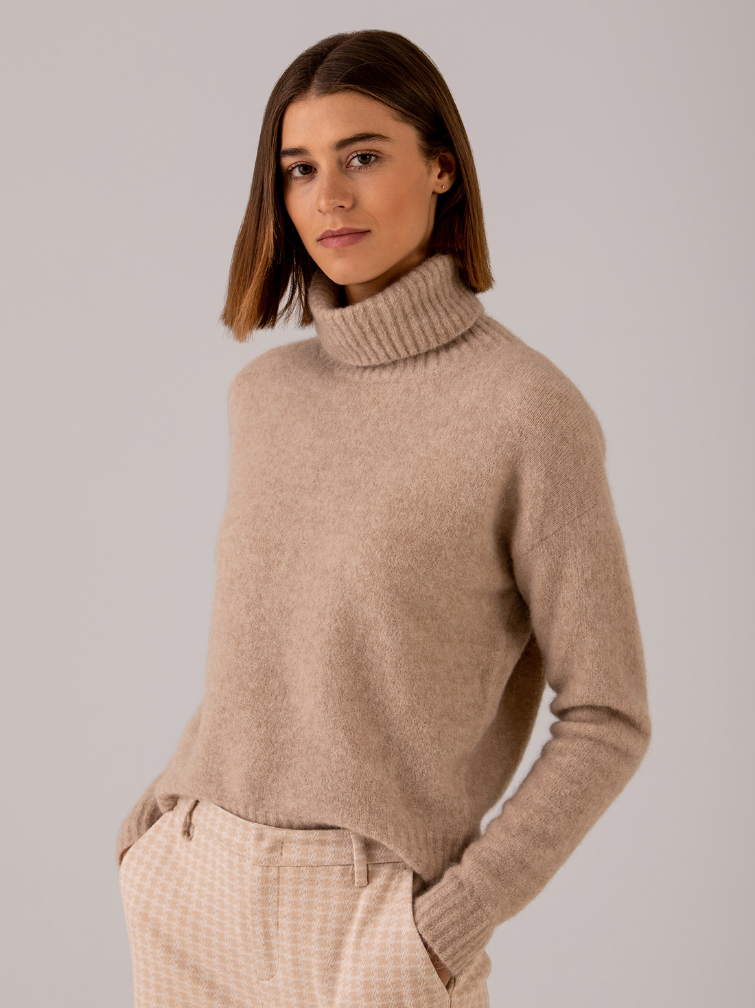 Detailansicht von Rollkragenpullover von JOHNNY LOVE