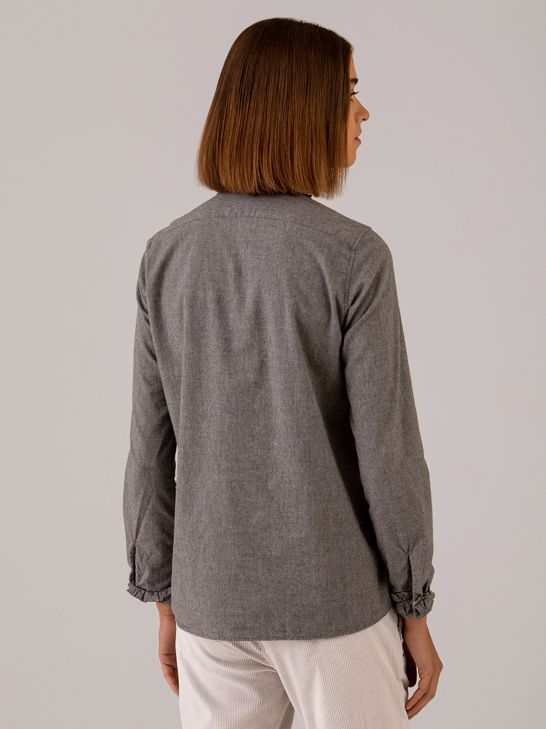 Detailansicht von Baumwollbluse mit Rüschung von AGLINI