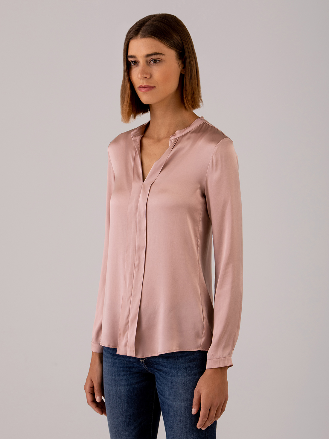 Detailansicht von Seidenbluse von DANIELS