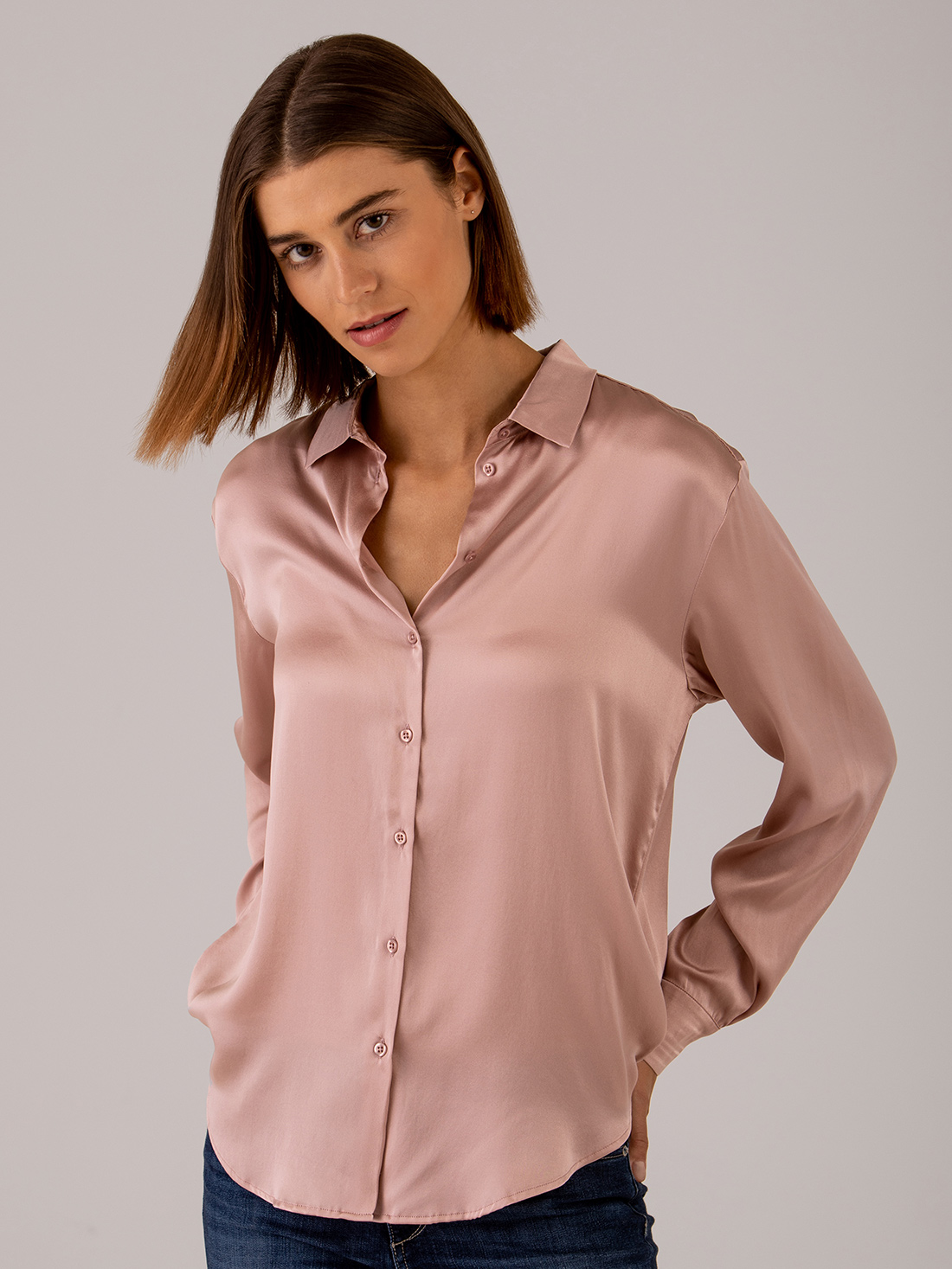 Detailansicht von Seidenbluse von DANIELS