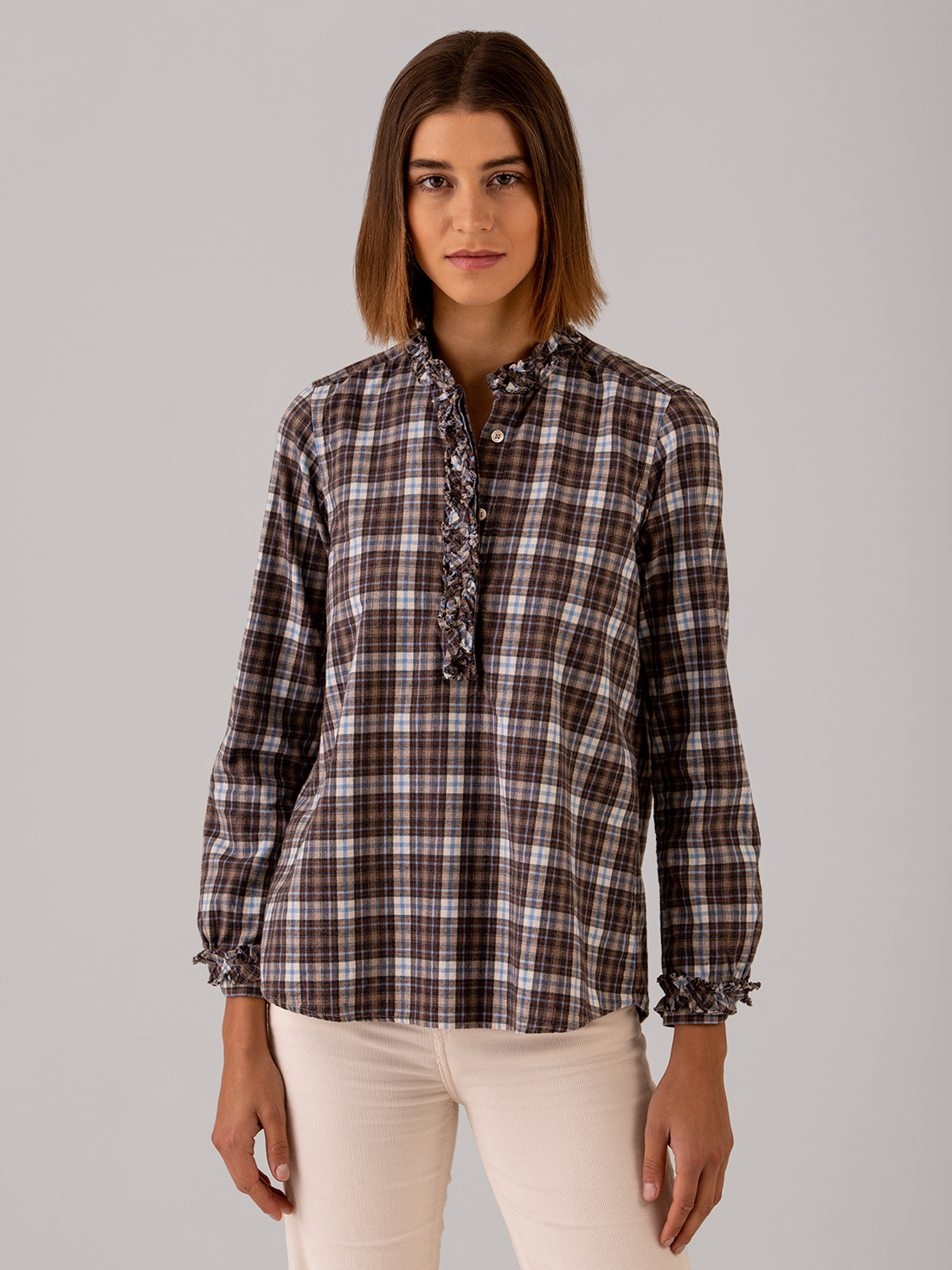 Detailansicht von Baumwollbluse mit Rüschung von AGLINI