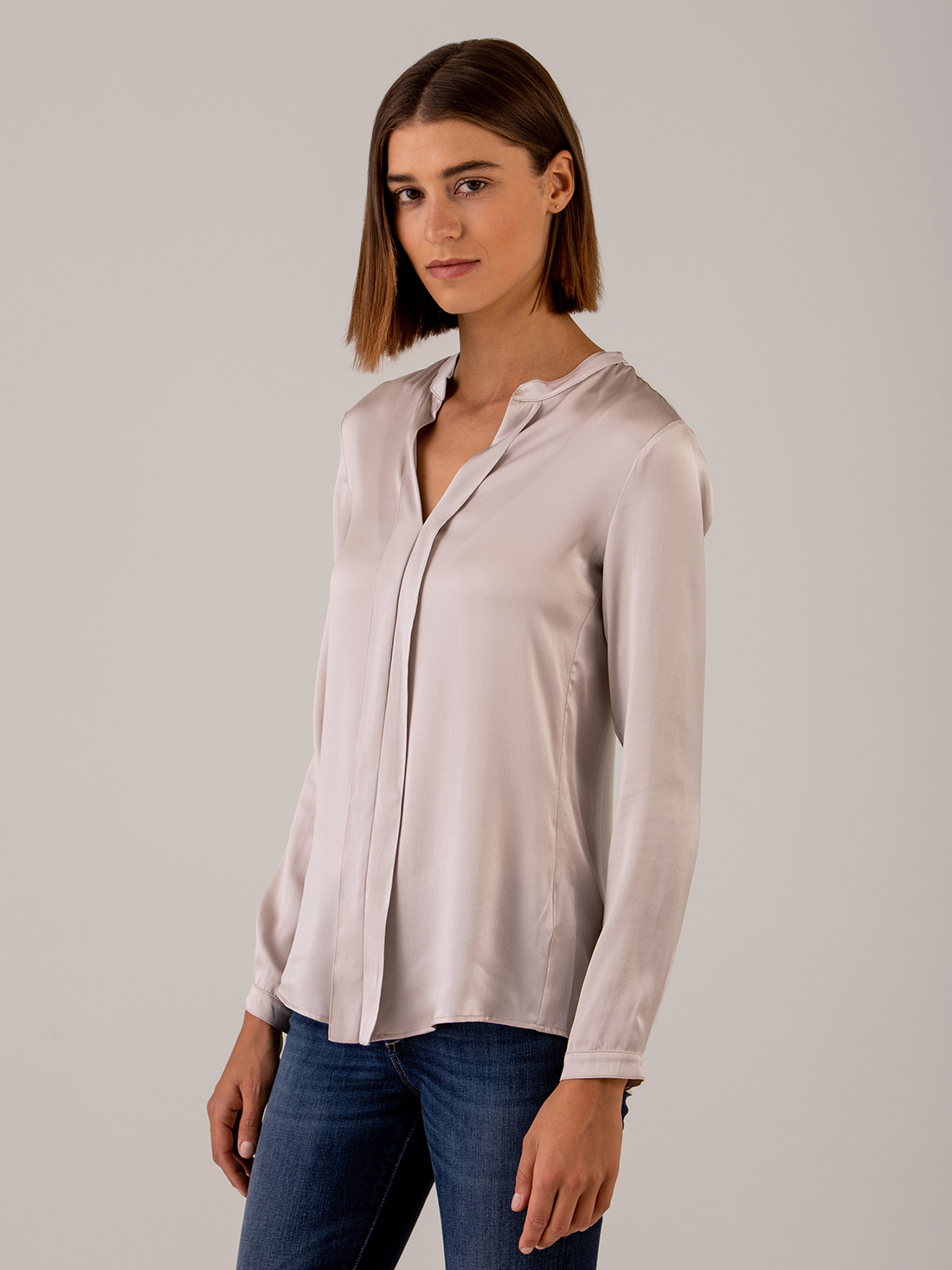 Detailansicht von Seidenbluse von DANIELS