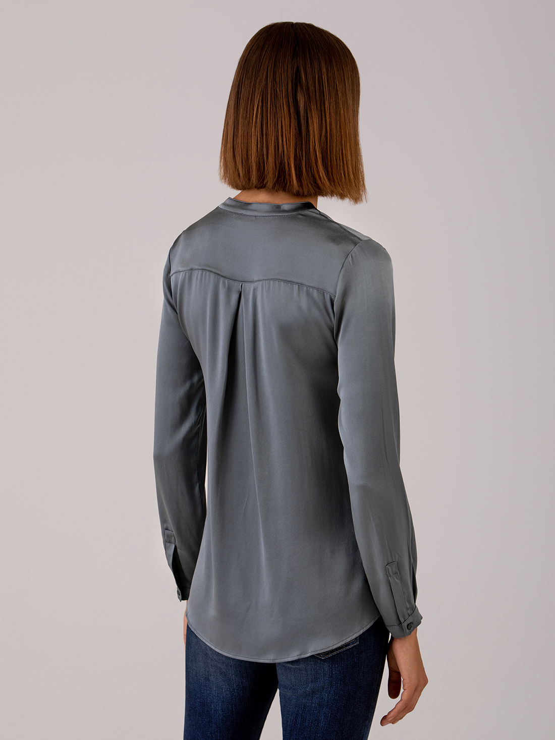 Detailansicht von Seidenbluse von DANIELS