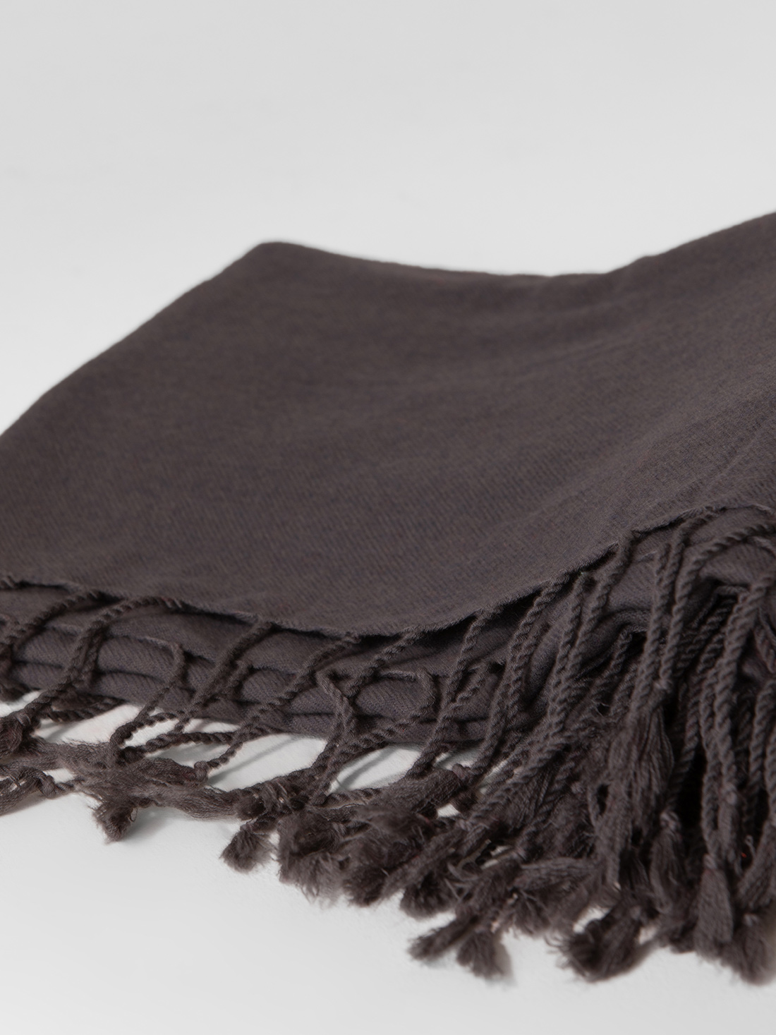 Detailansicht von Schal aus Wolle von 10 DAYS