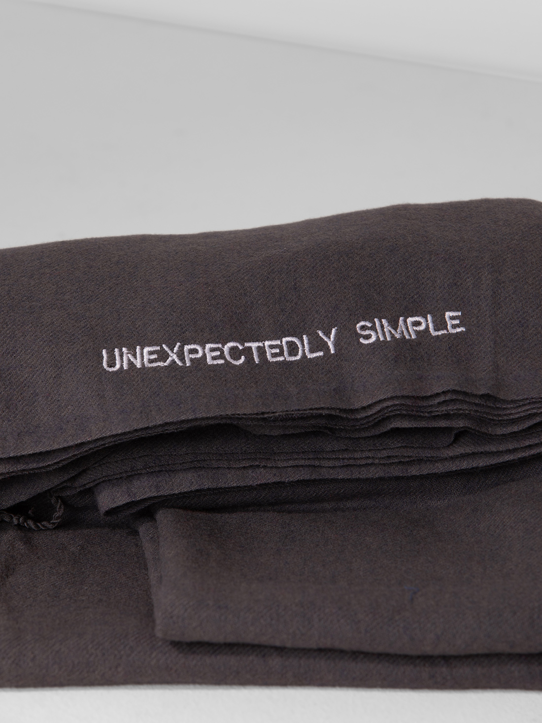 Detailansicht von Schal aus Wolle von 10 DAYS