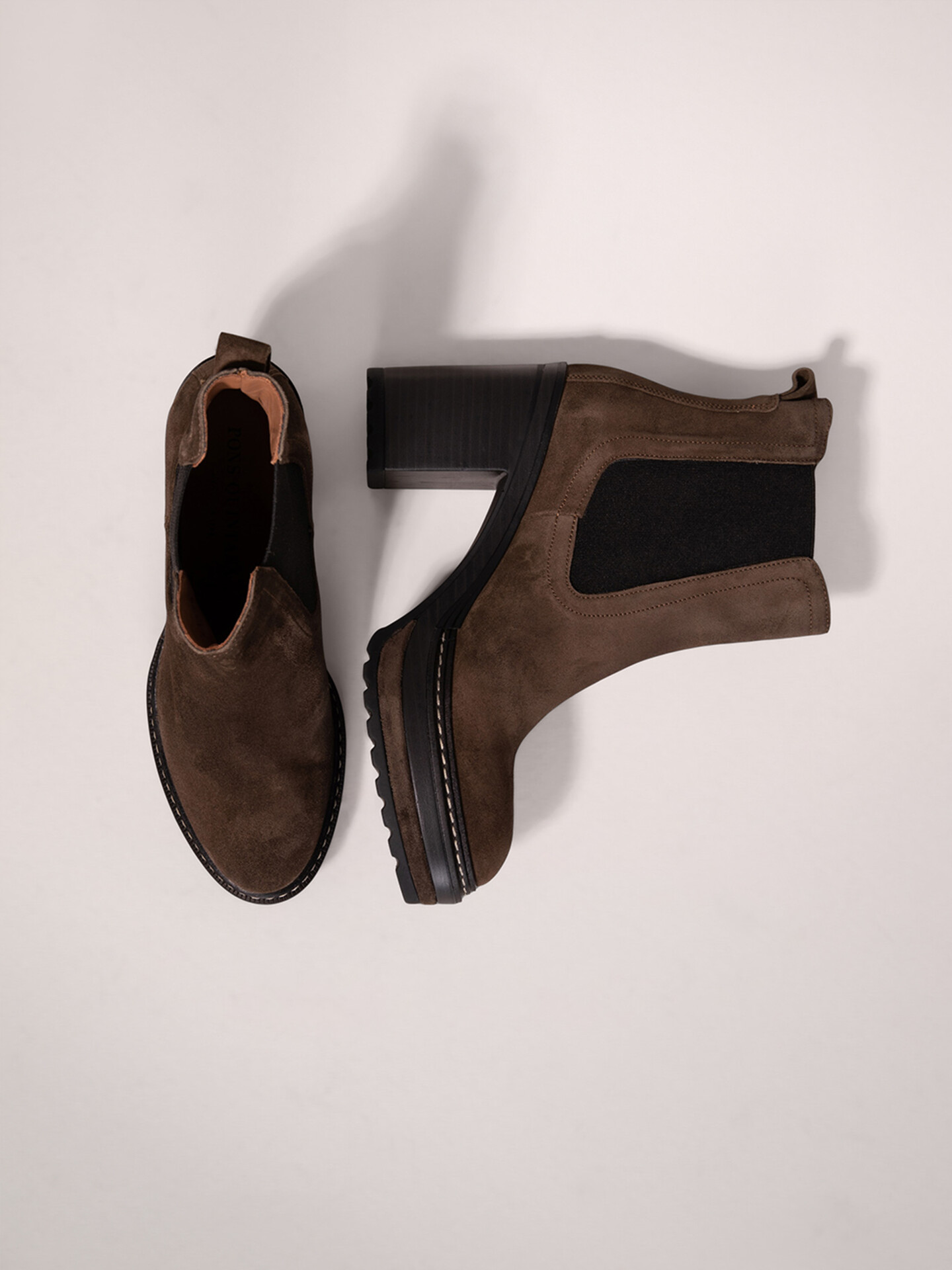 Detailansicht von Ankle-Boots aus Leder von PONS QUINTANA