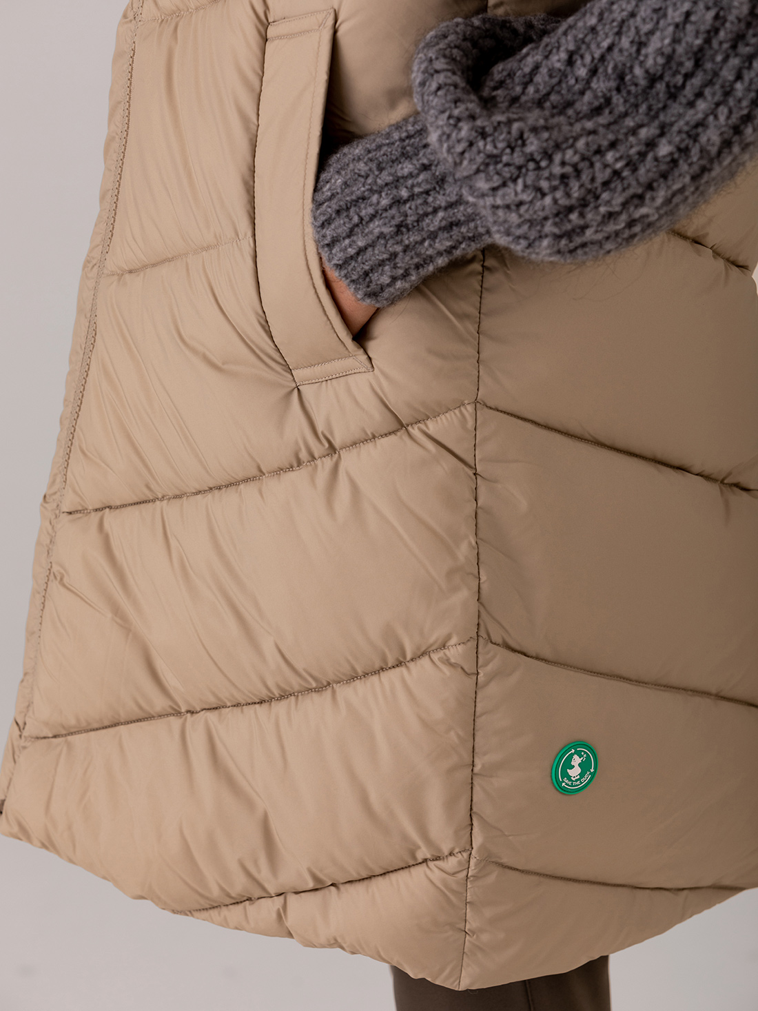 Detailansicht von Lange Steppweste von SAVE THE DUCK