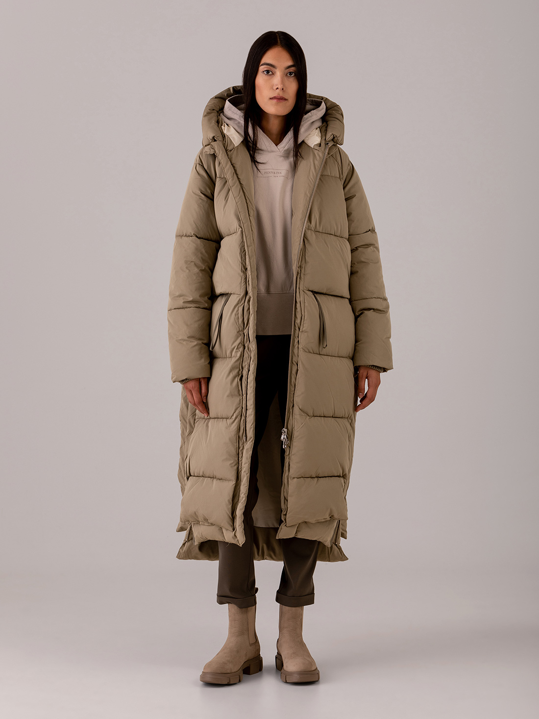 Detailansicht von Langer Steppmantel von EMBASSY