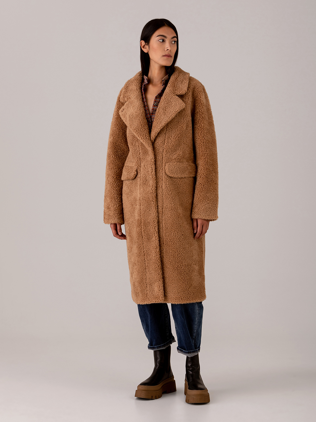 Detailansicht von Wendbarer Teddy-Mantel von GOOSECRAFT