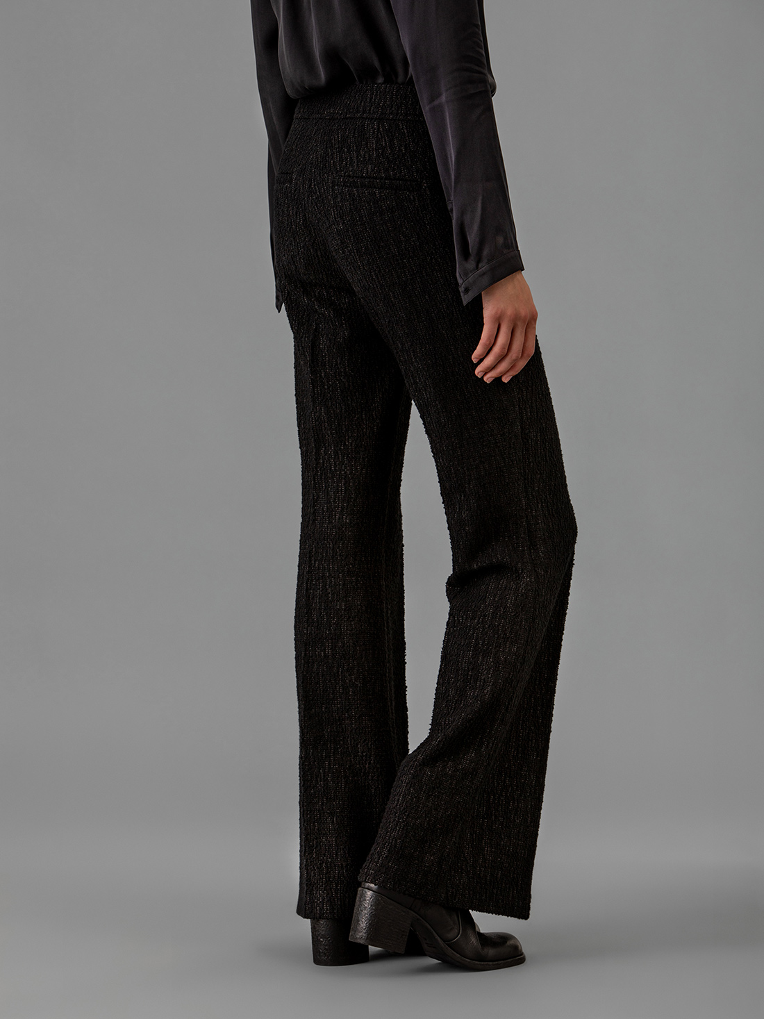 Detailansicht von Flared Hose von CAMBIO