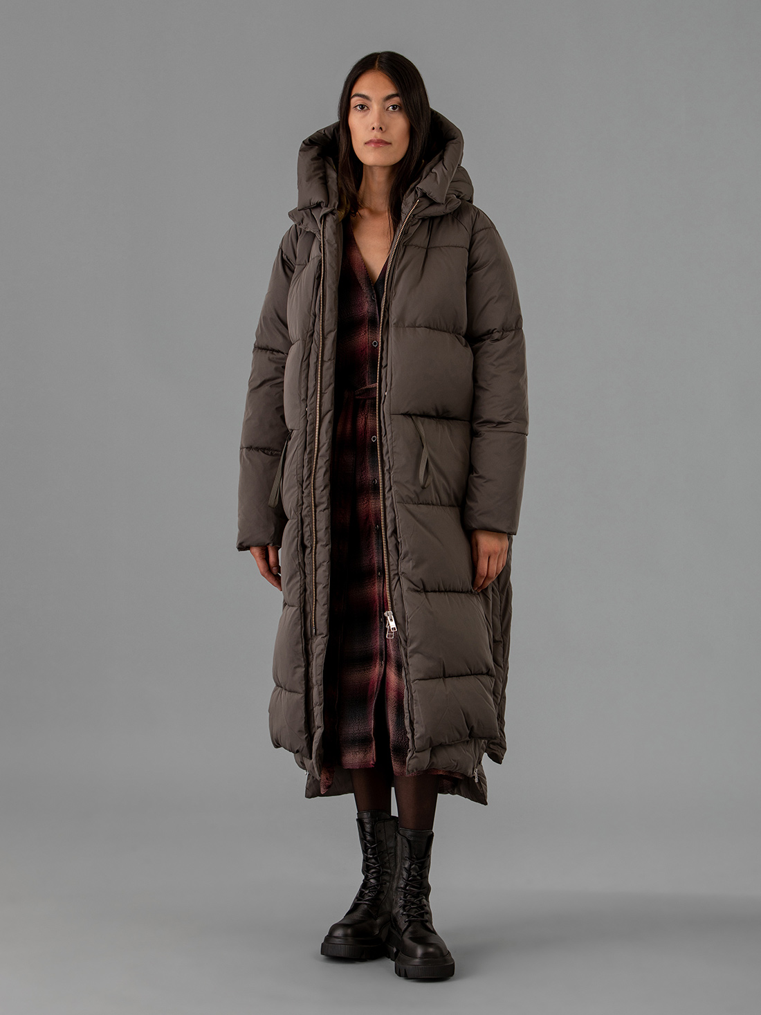 Detailansicht von Langer Steppmantel von EMBASSY