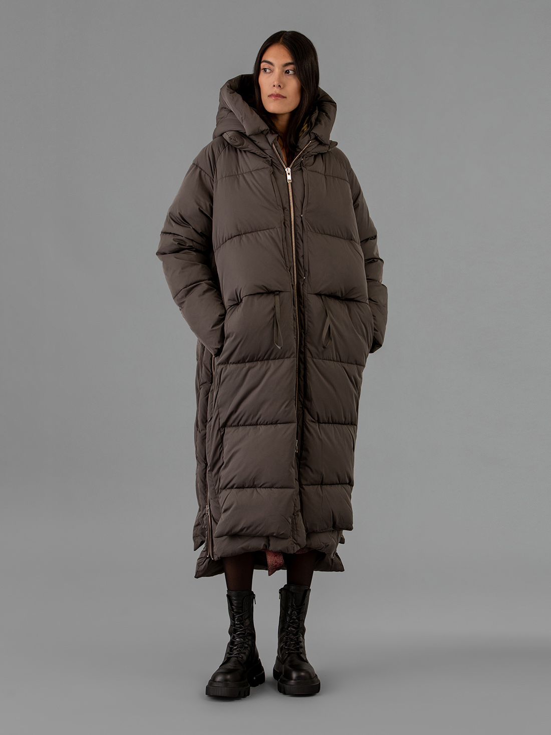 Detailansicht von Langer Steppmantel von EMBASSY