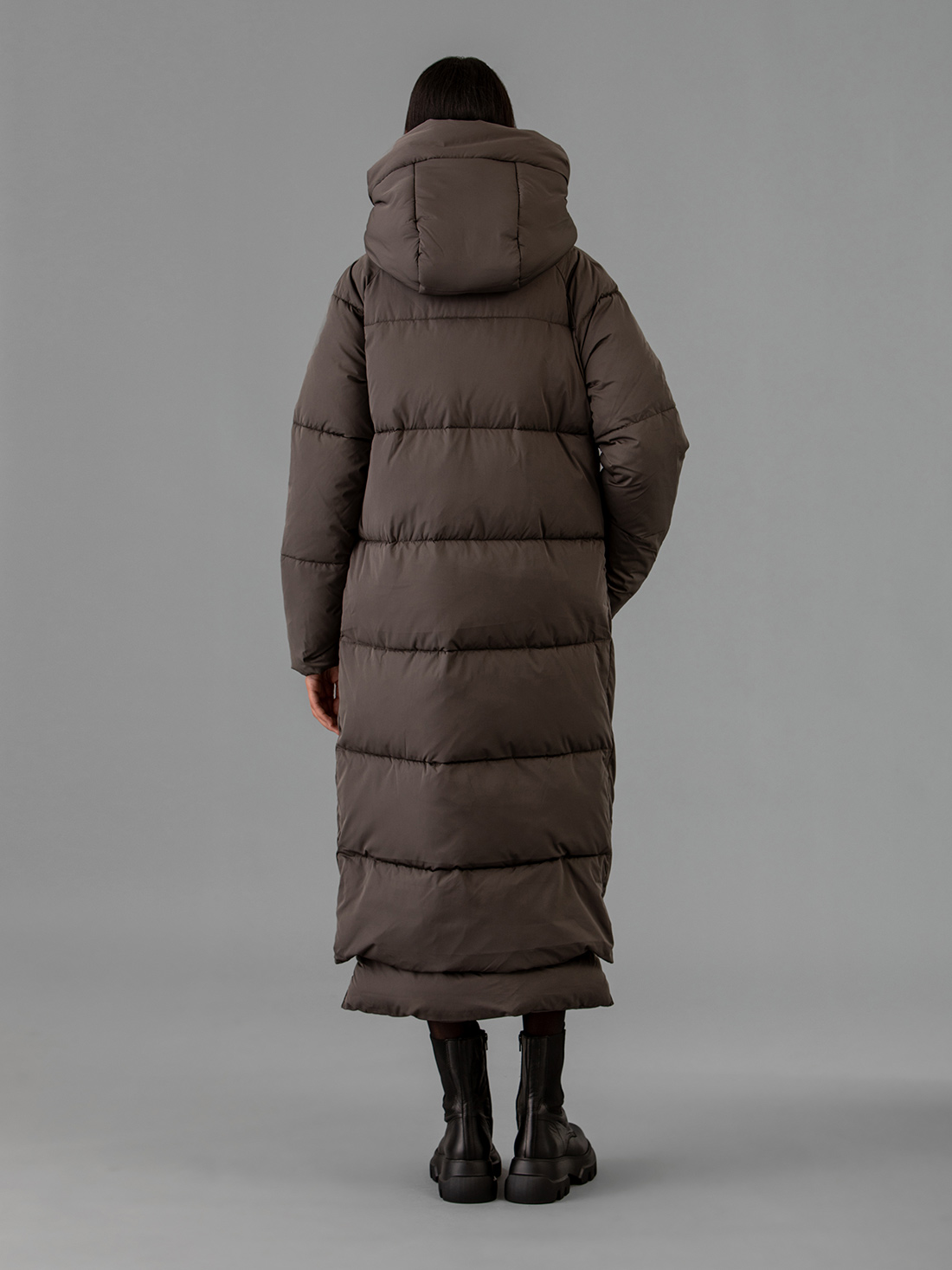 Detailansicht von Langer Steppmantel von EMBASSY