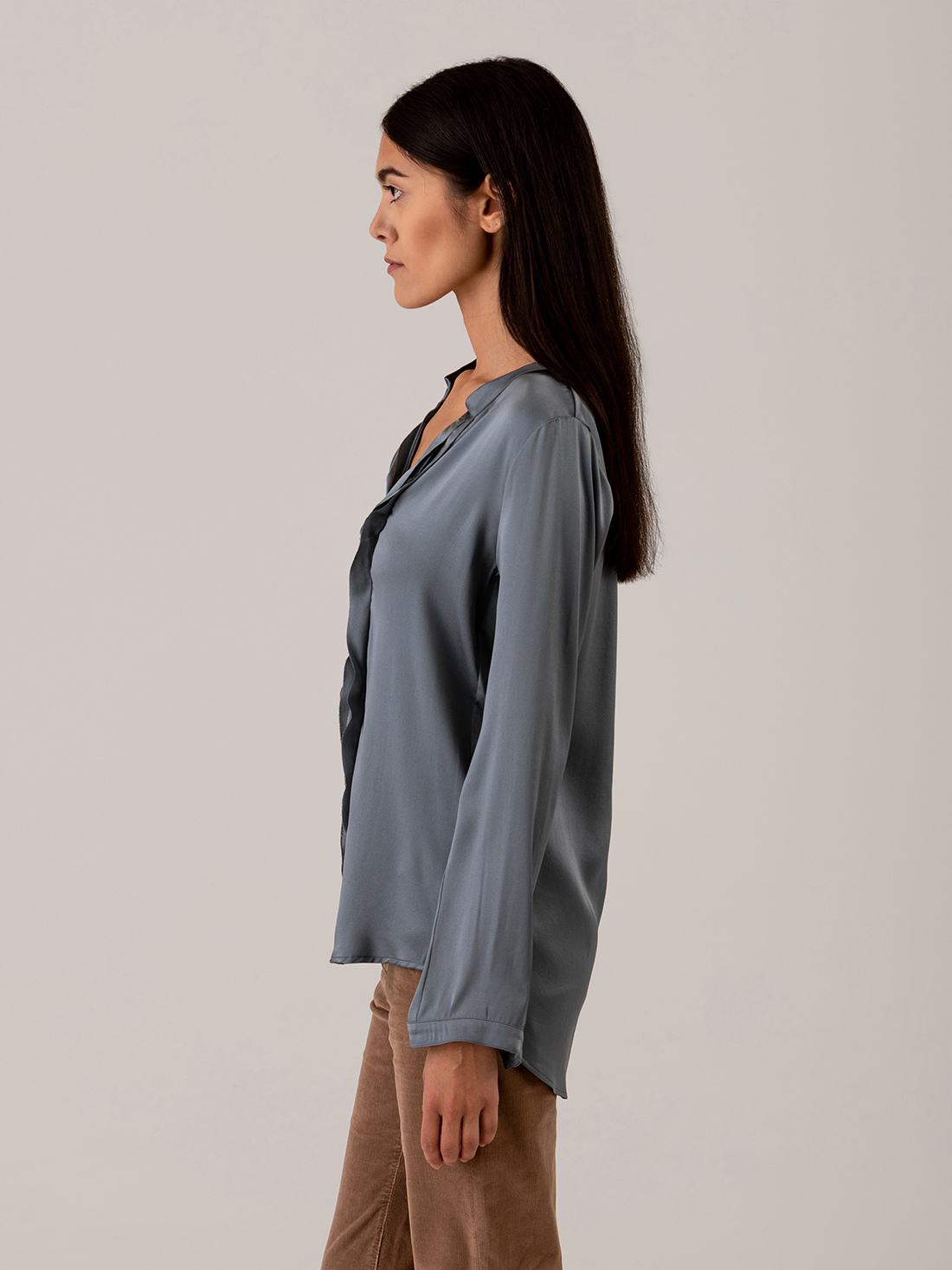 Detailansicht von Seidenbluse mit Rüschung von DANIELS