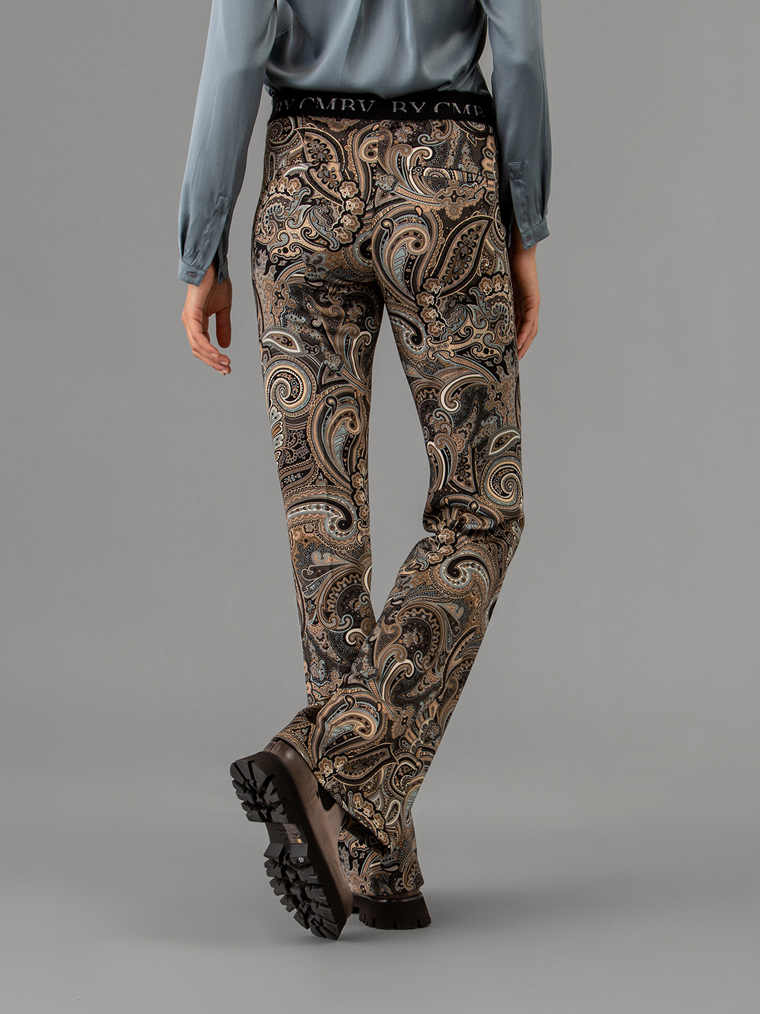 Detailansicht von Flared Hose von CAMBIO