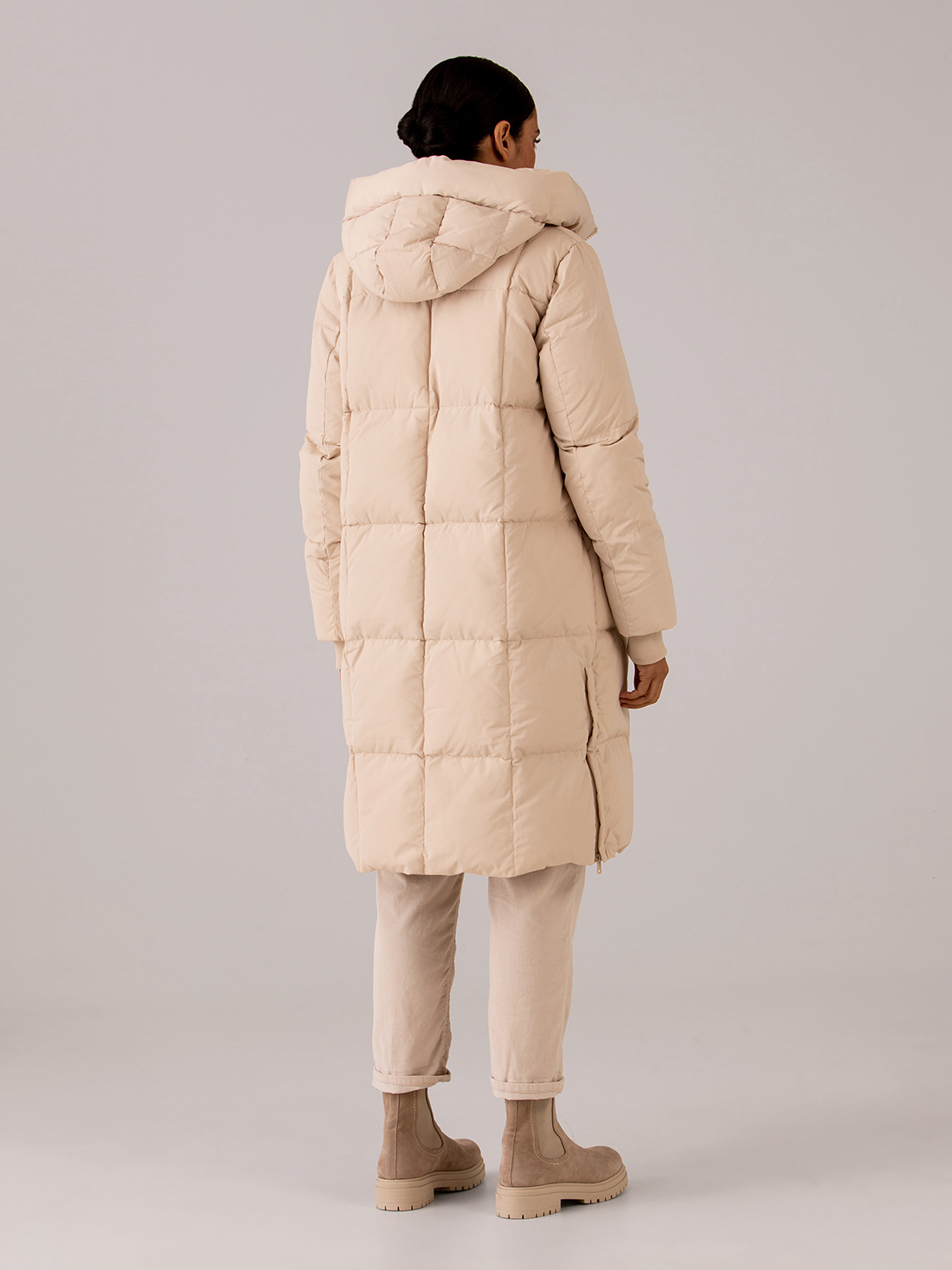 Detailansicht von Daunenmantel von MOS MOSH