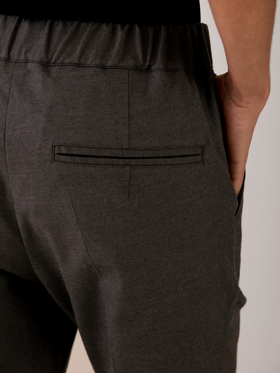 Detailansicht von Hose aus Baumwolle von LIS LAREIDA