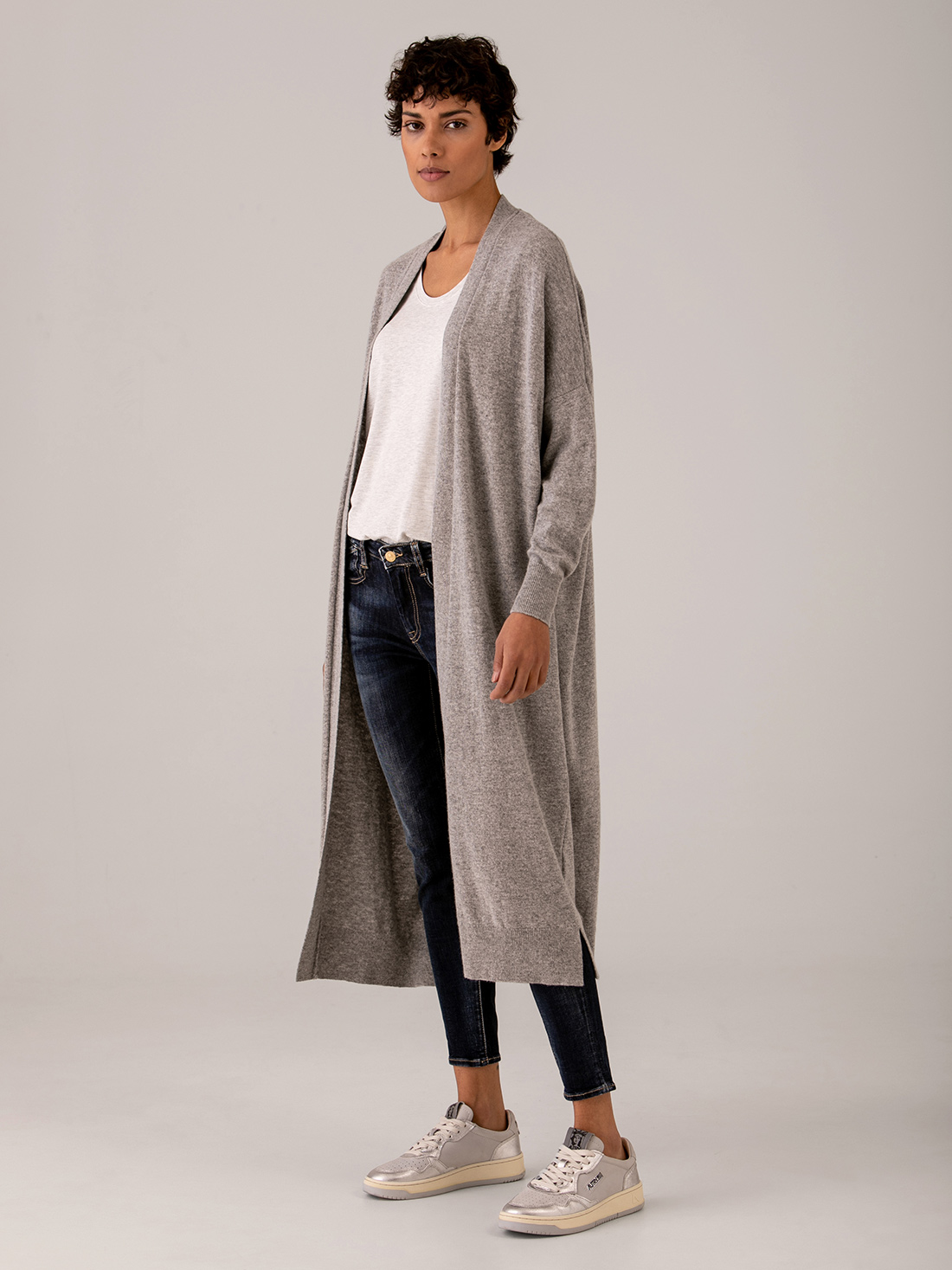 Detailansicht von Langer Cardigan von SIBIN LINNEBJERG