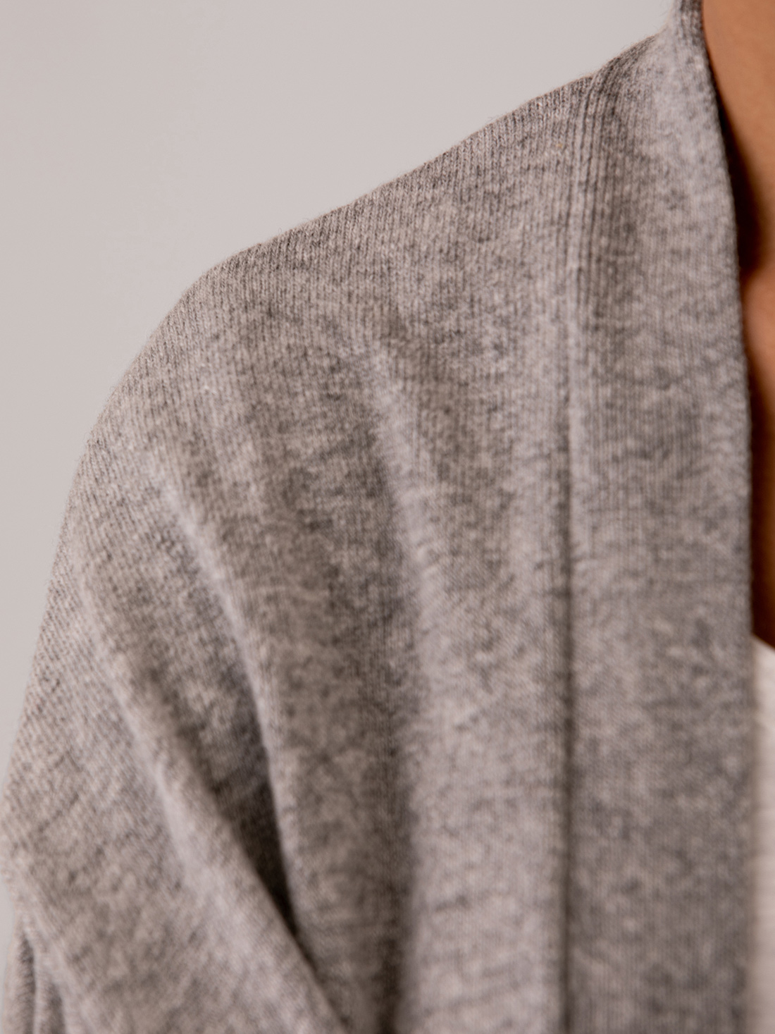 Detailansicht von Langer Cardigan von SIBIN LINNEBJERG