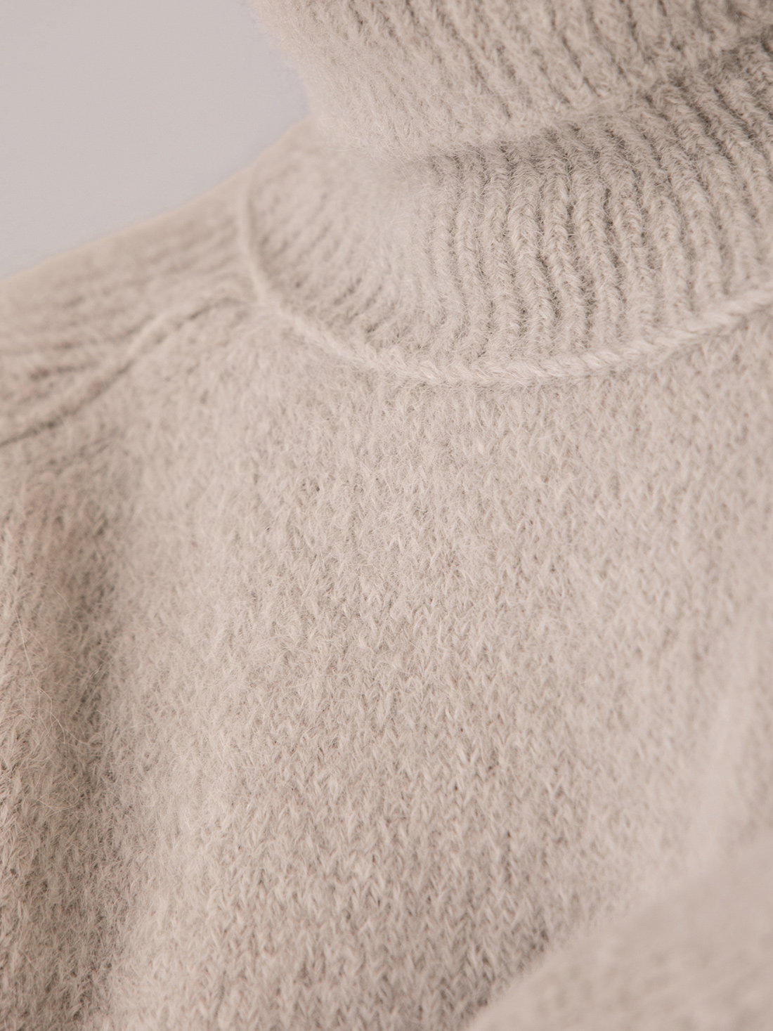 Detailansicht von Rollkragenpullover von DOROTHEE SCHUMACHER