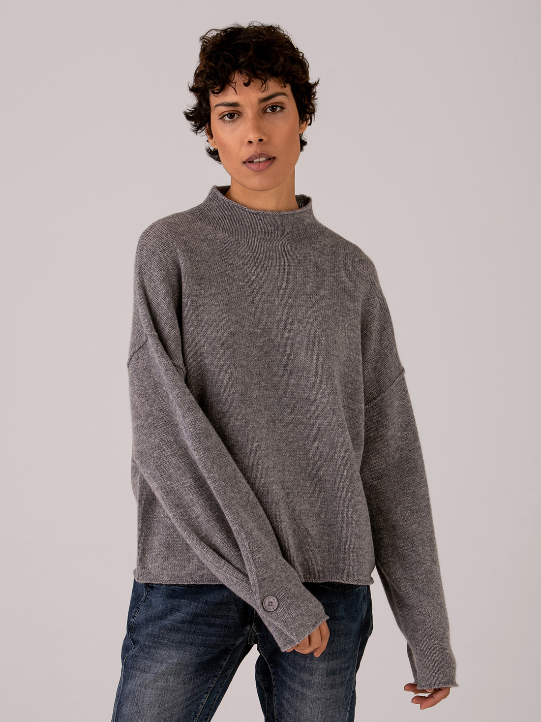 Detailansicht von Oversized Turtleneck Pullover von 360 CASHMERE