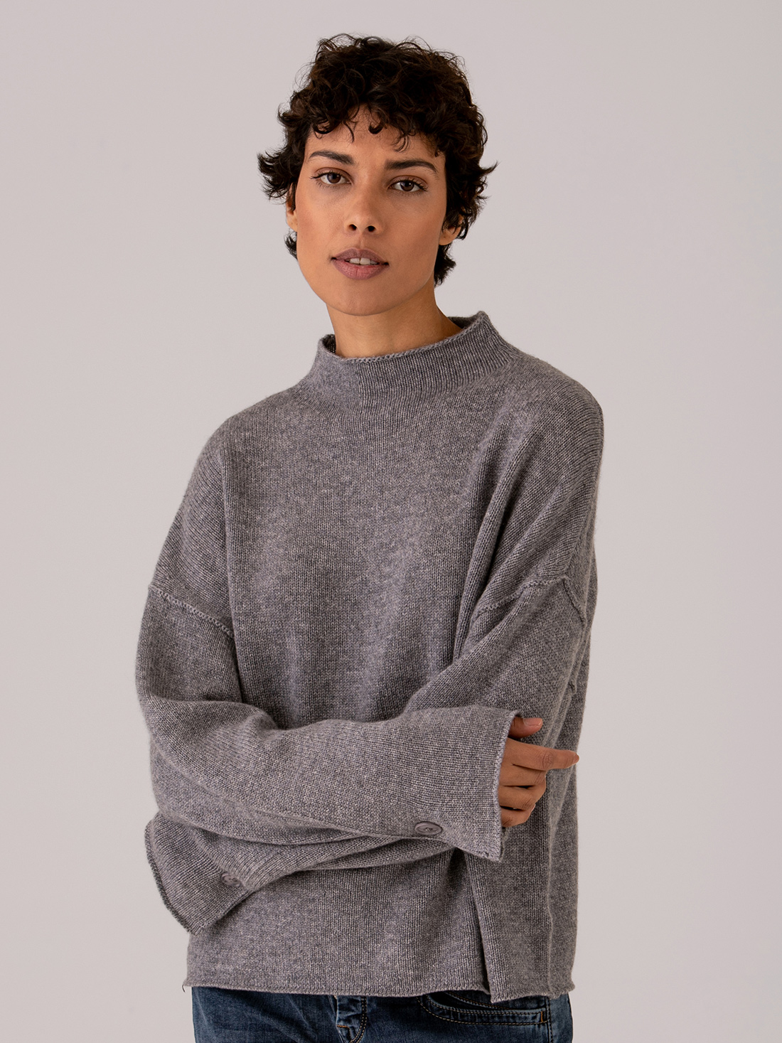 Detailansicht von Oversized Turtleneck Pullover von 360 CASHMERE