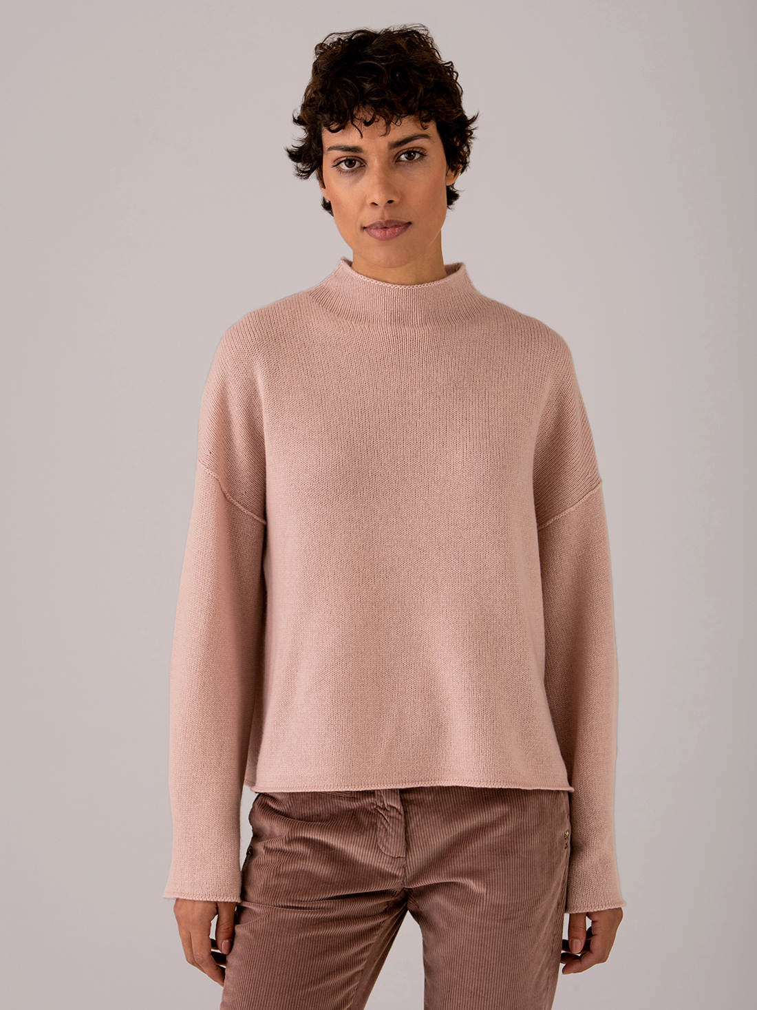Detailansicht von Oversized Turtleneck Pullover von 360 CASHMERE