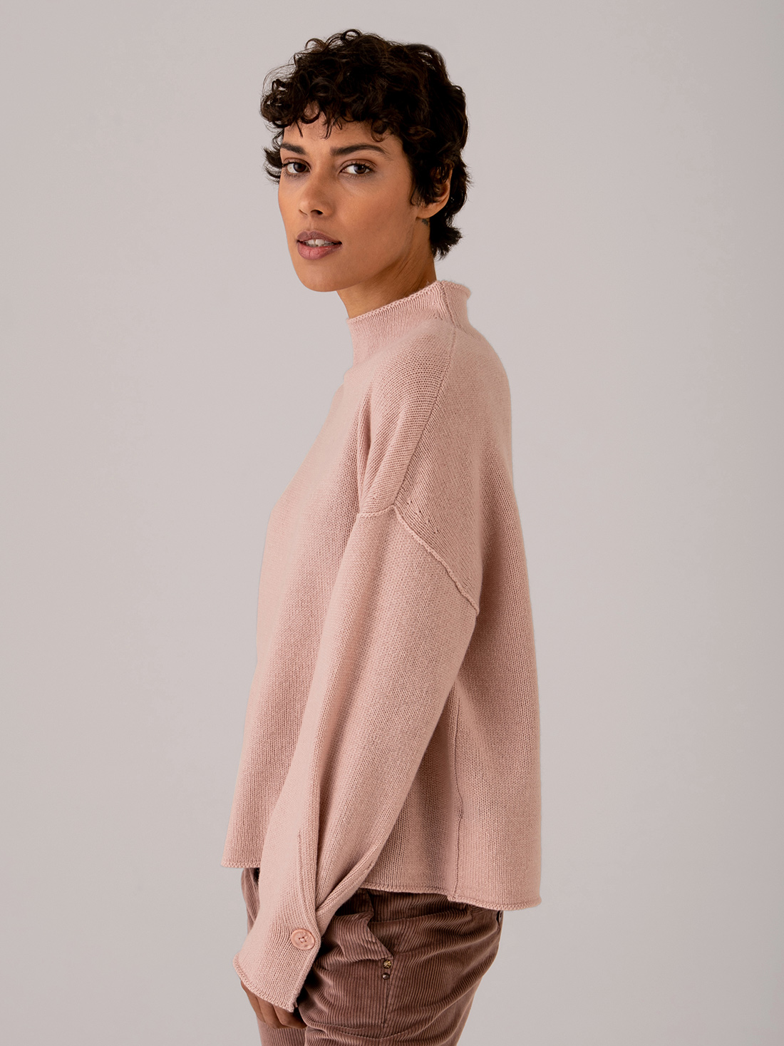 Detailansicht von Oversized Turtleneck Pullover von 360 CASHMERE