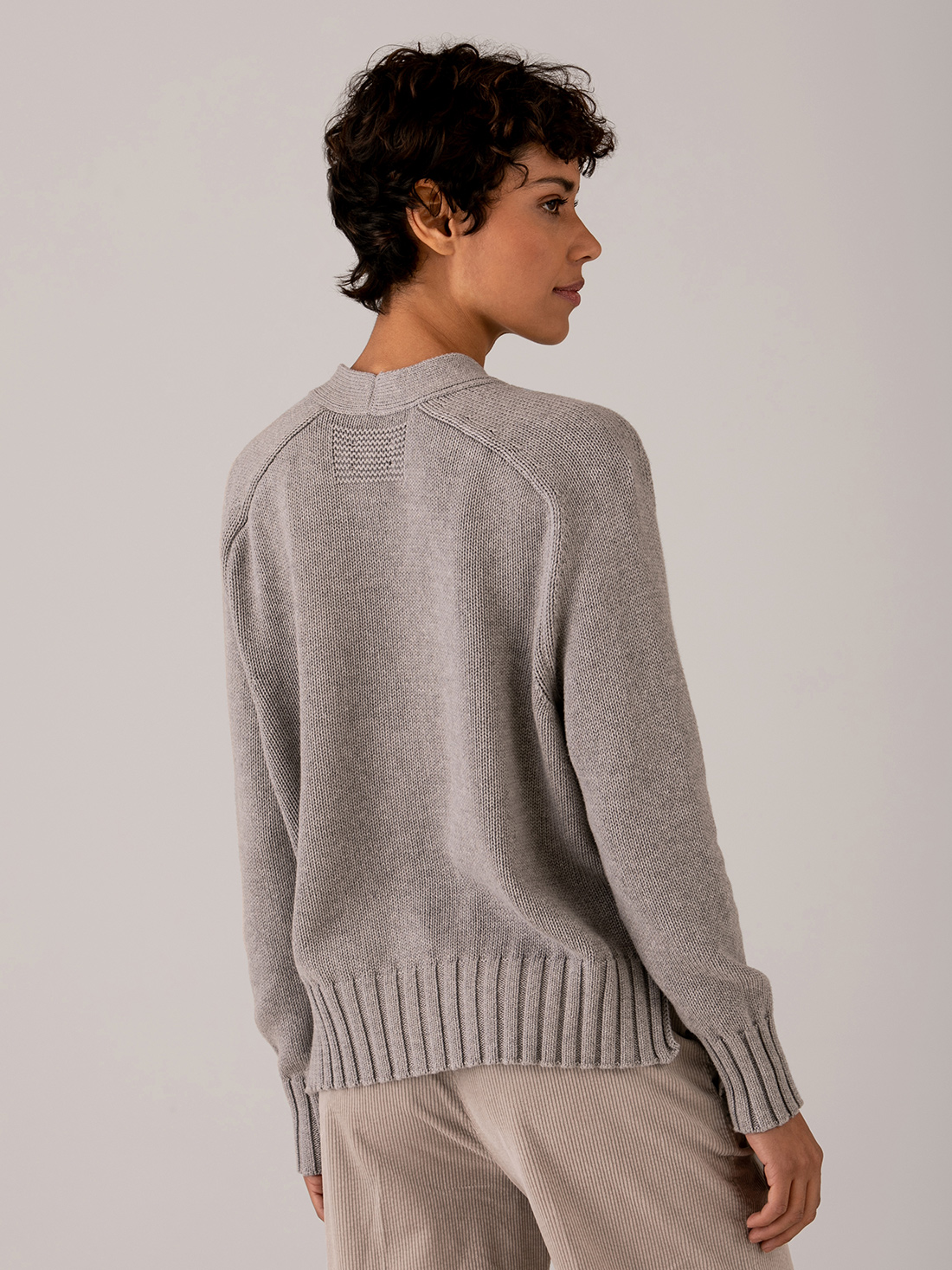 Detailansicht von Strickjacke aus Baumwolle von ARMEDANGELS