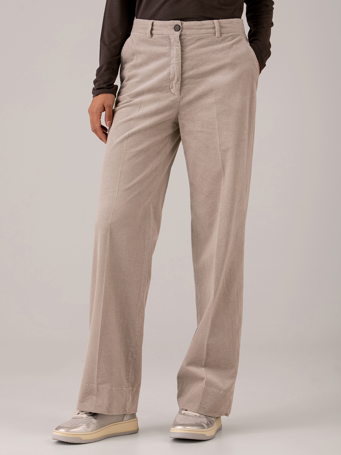 Detailansicht von Weite Hose aus Cord von ANTONELLI