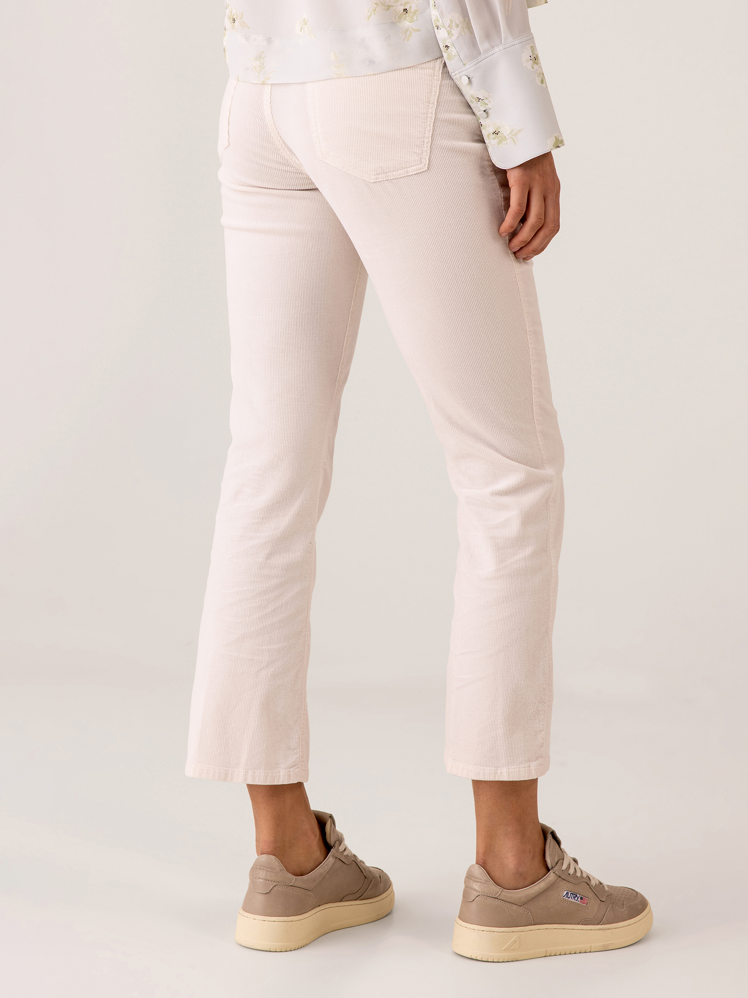 Detailansicht von Ankle Hose aus Cord von CAMBIO