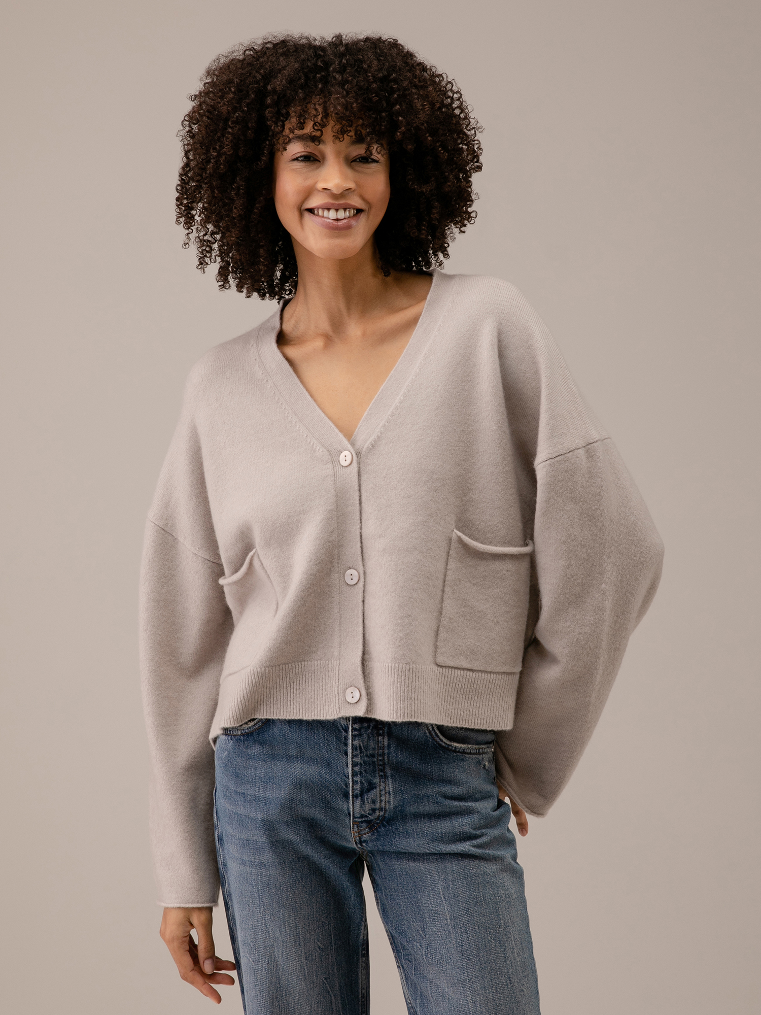 Detailansicht von Oversized Strickjacke von IHEART